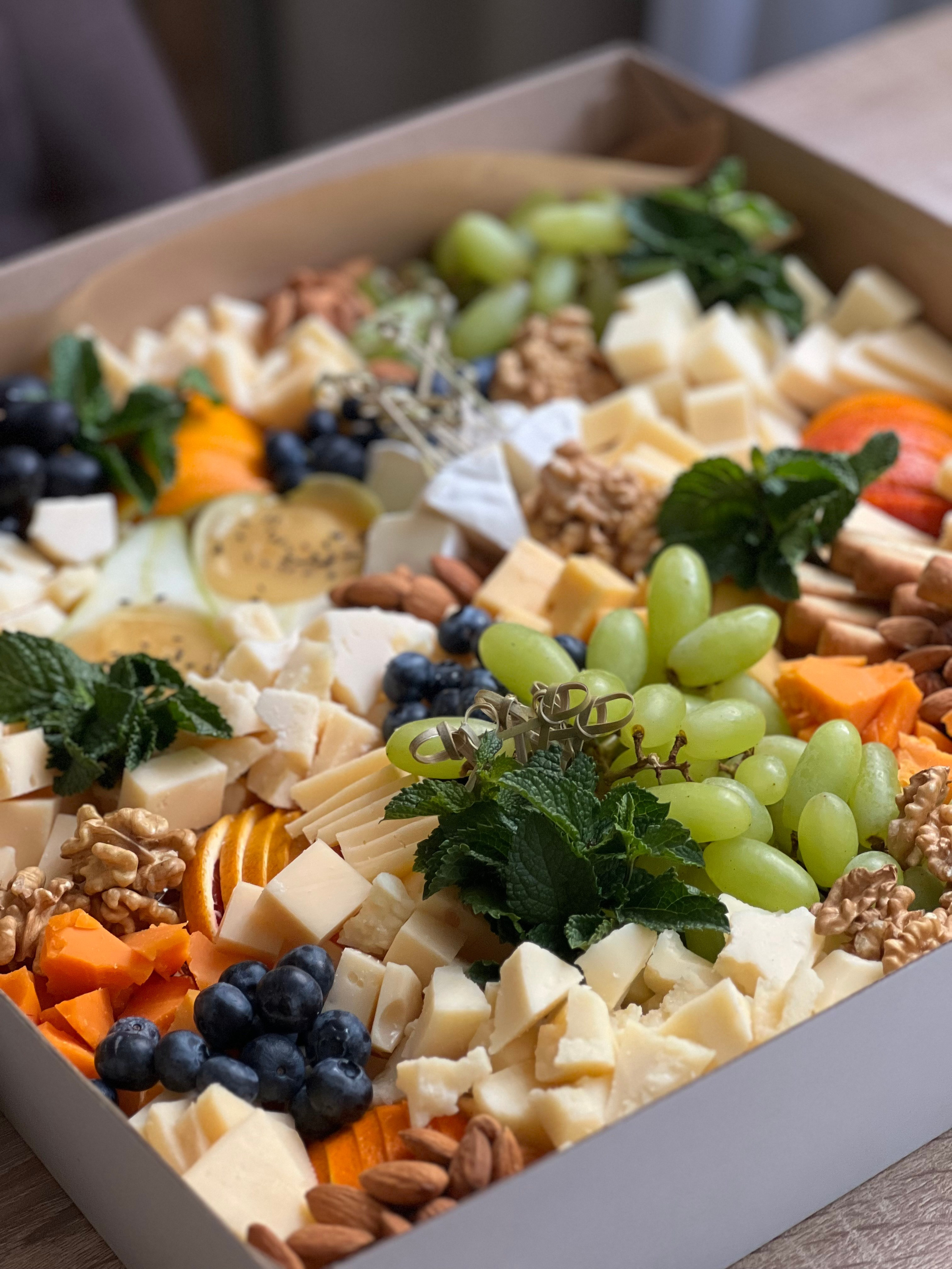 ГастроБоксы. Выездной кейтеринг, съедобные букеты, торты и сладости на заказ