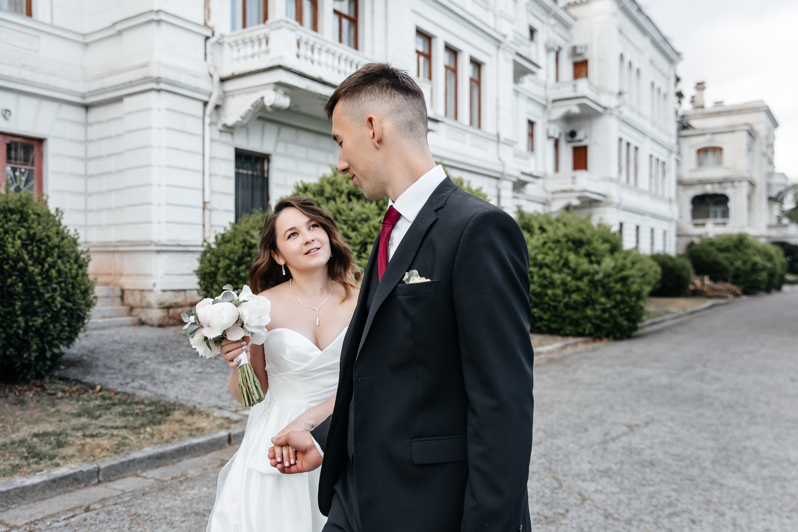 Парк Харакс, май в Крыму. Анонс свадьбы Ильи и Ксении. Свадебный фотограф в Крыму и Севастополе Ольга Баскакова