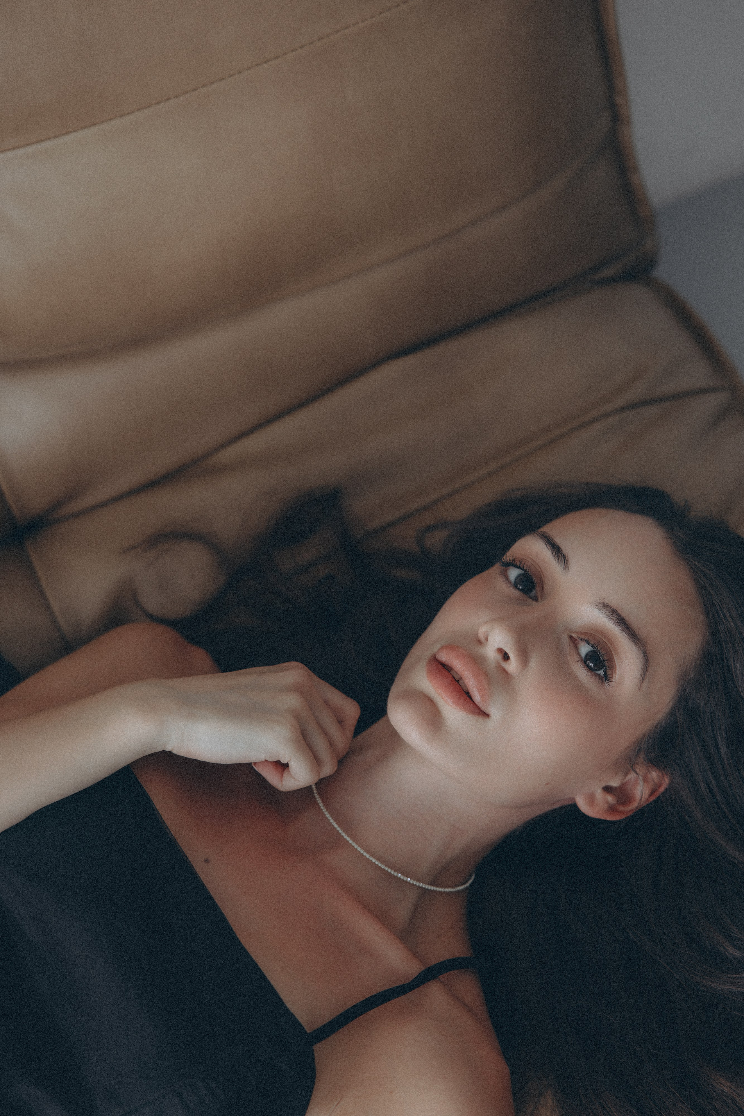 Natural portrait of a woman in a nature setting