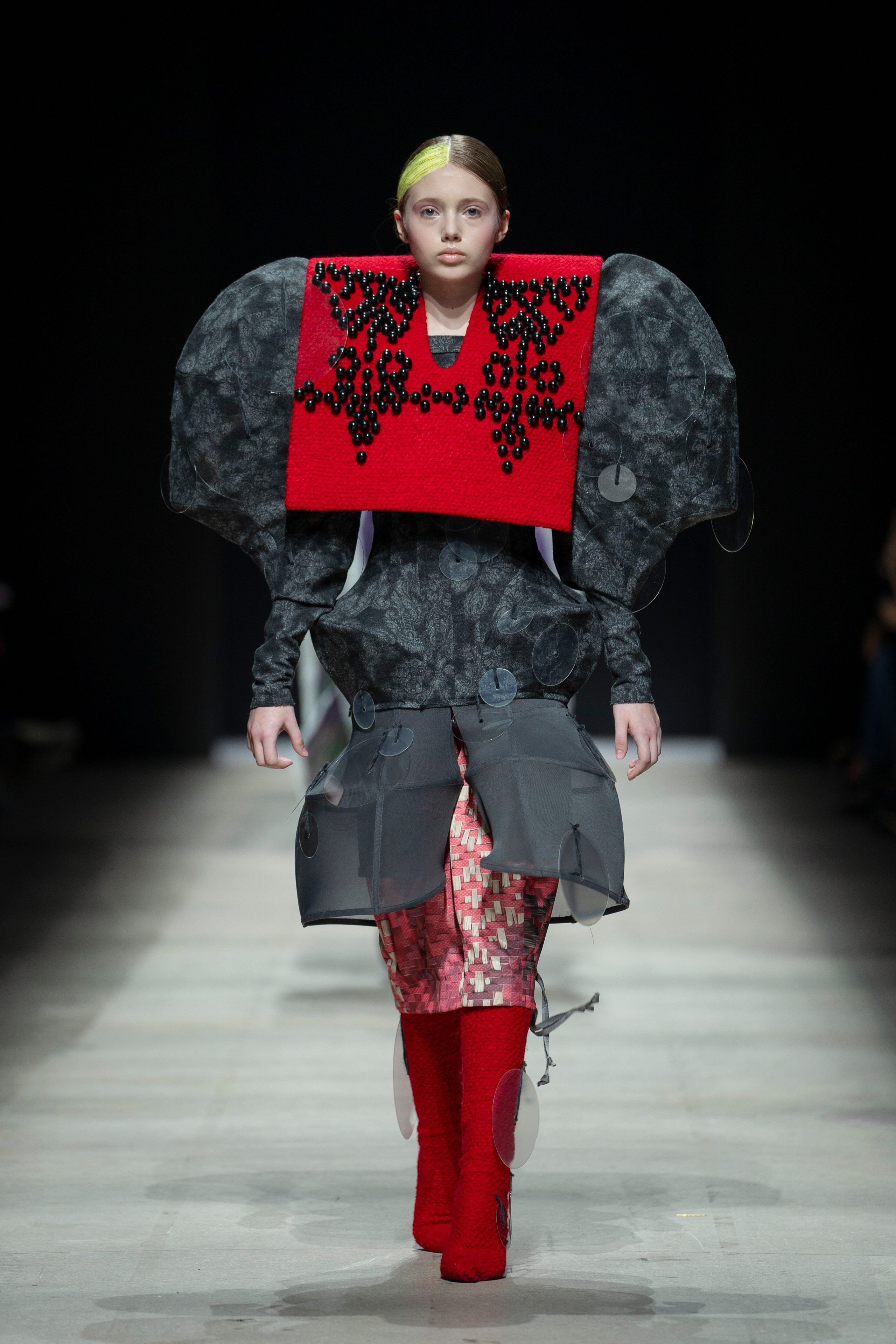 Показ Школы дизайна НИУ ВШЭ на Московской неделе моды. Фотограф в Москве Савкина Евгения