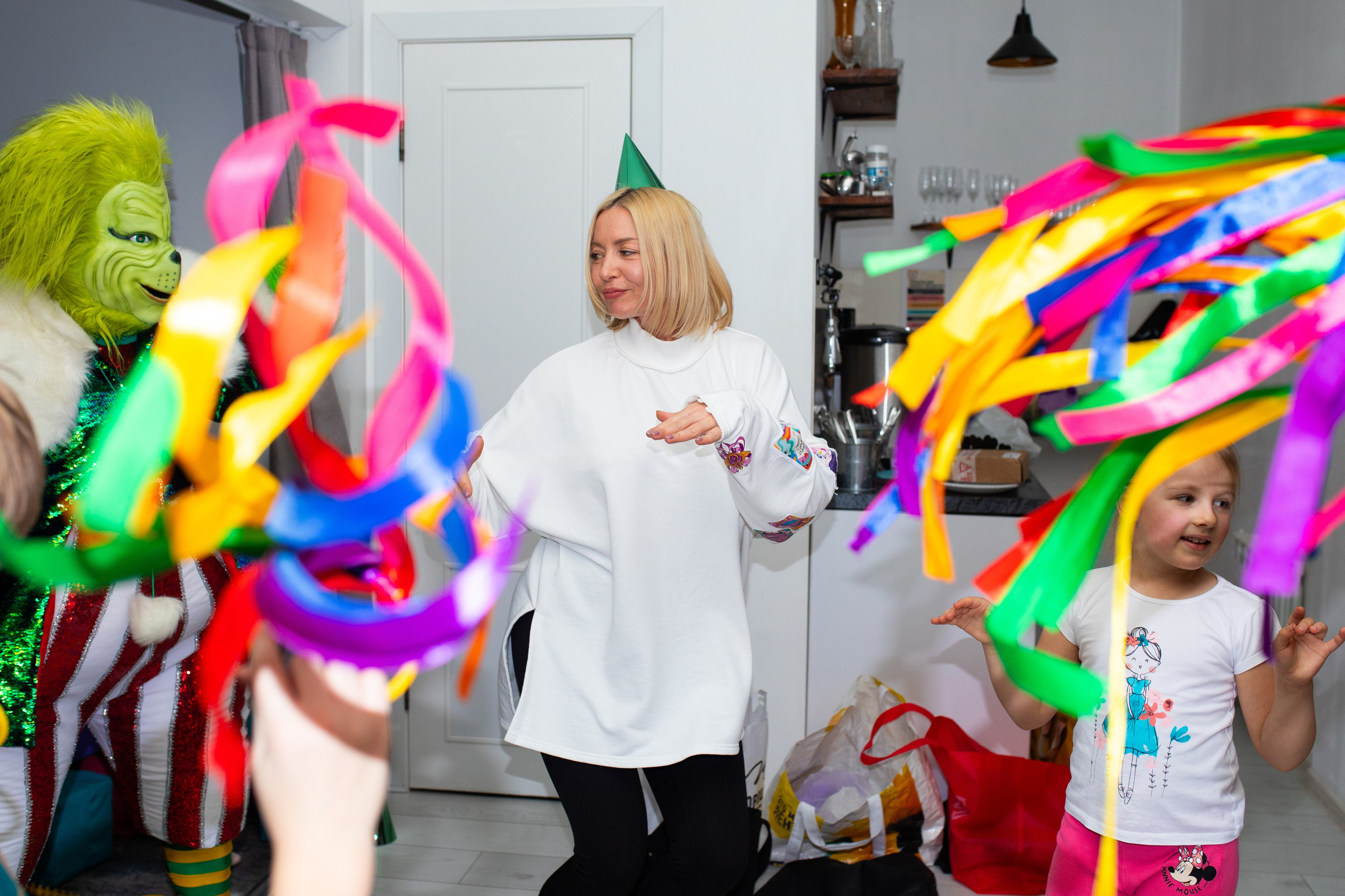 Гринч или как выключили свет в лофте вечером) атмосферные фото детского праздника со свечами и фонариками. Фотограф в Новосибирске Ася Зверева