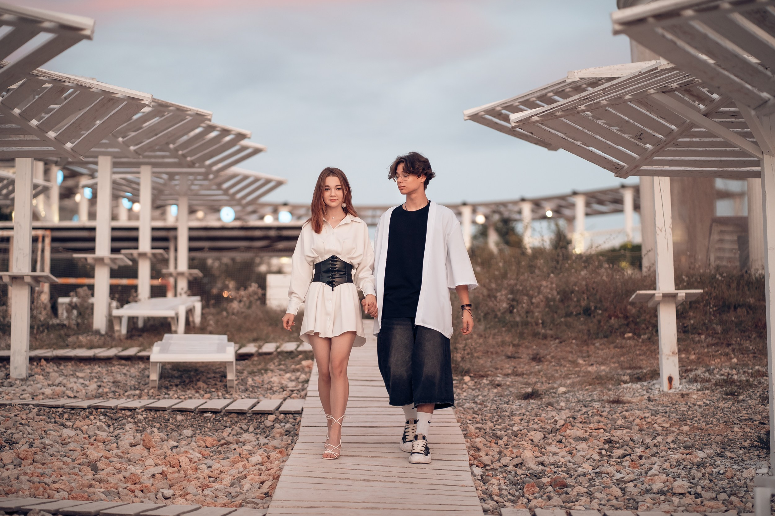 Романтическая фотоистория на закате пляжа Аквамарин. Церковный фотограф Севастополь