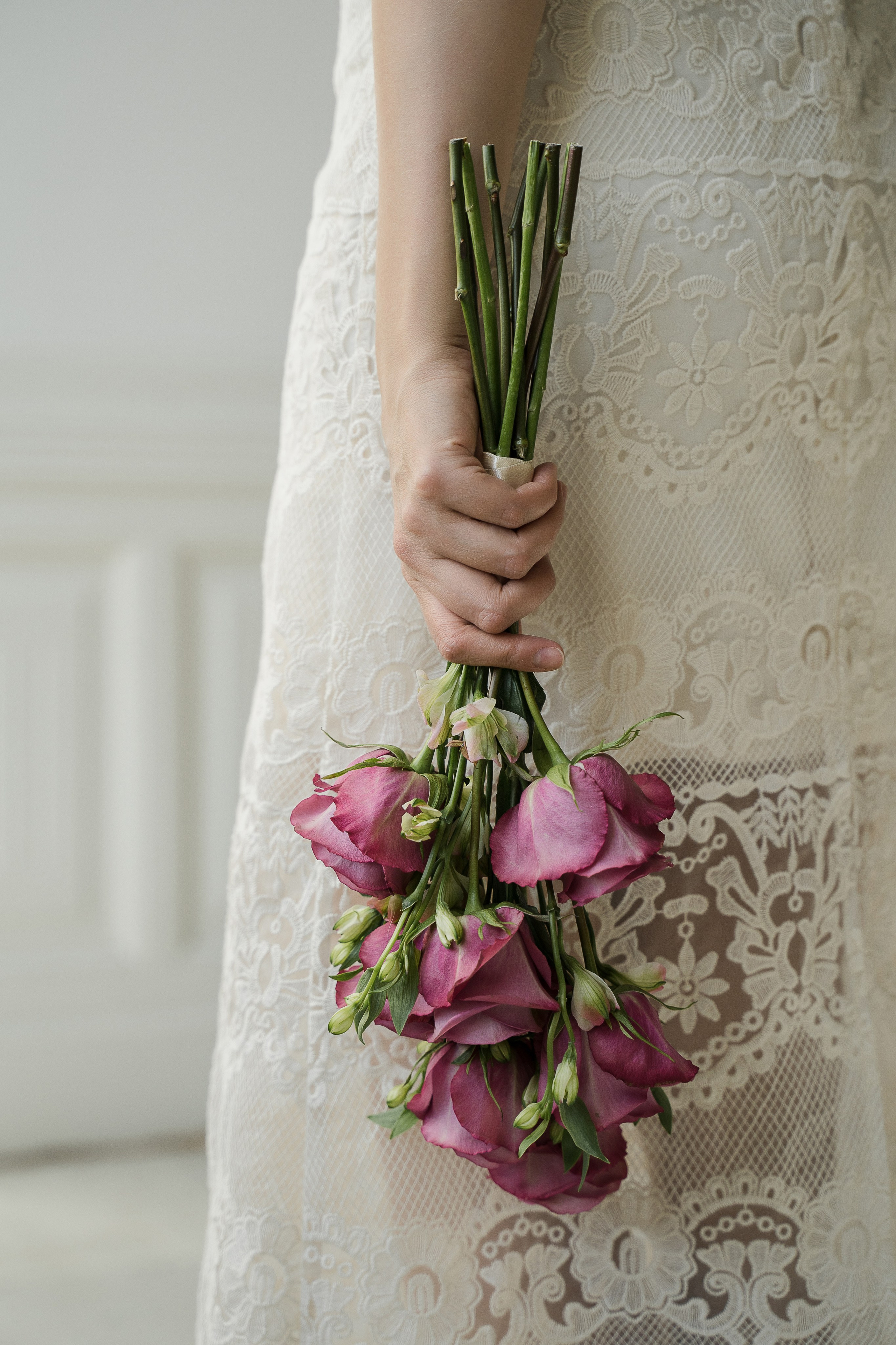 Свадебная фотосессия на Витебском вокзале. Свадебный и семейный фотограф в Пушкине и Санкт-Петербурге Мария Филиппова