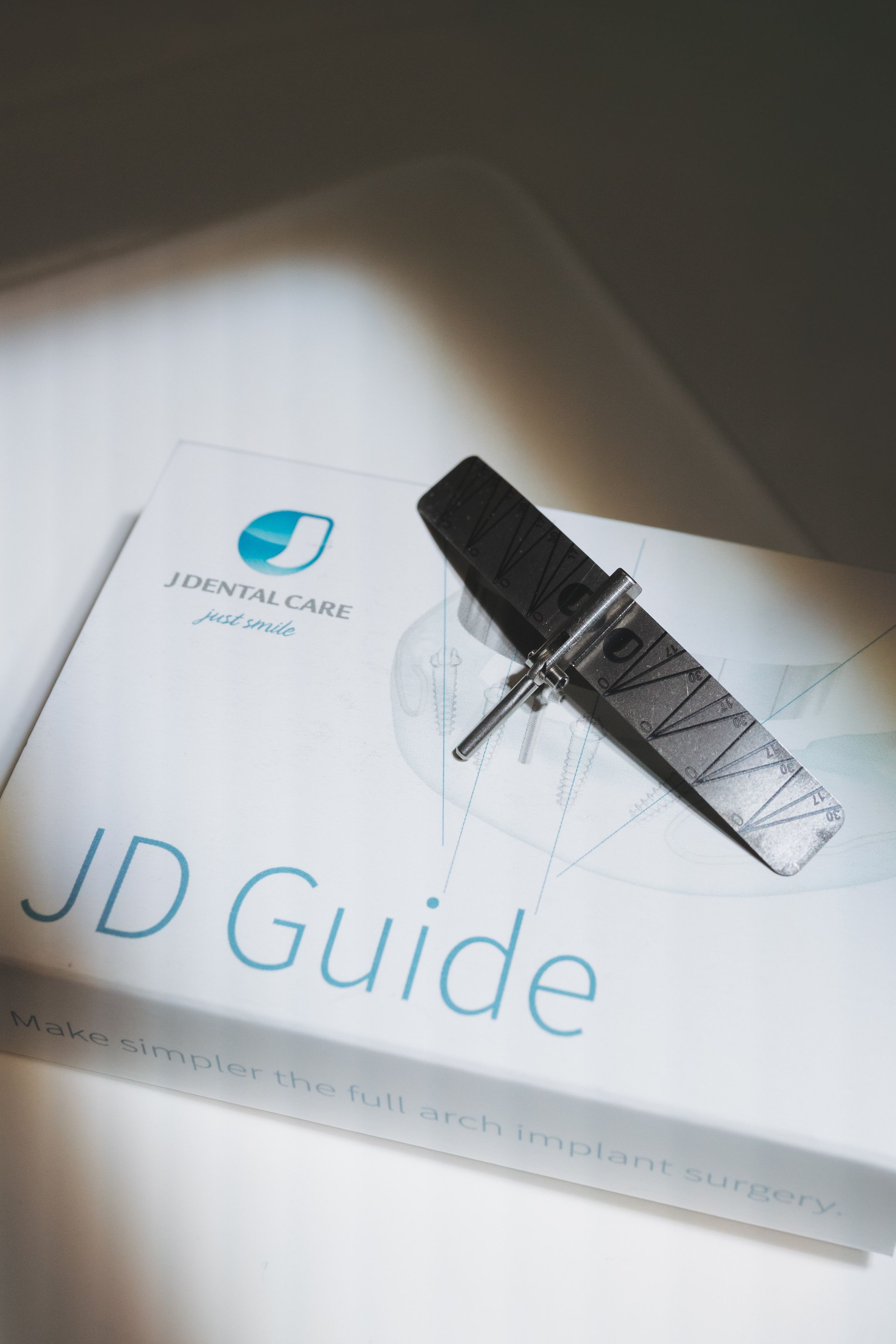 Дентальные импланты J Dental Care. Коммерческий фотограф в Алматы Марина Милис. Съёмка для брендов, компаний и проектов