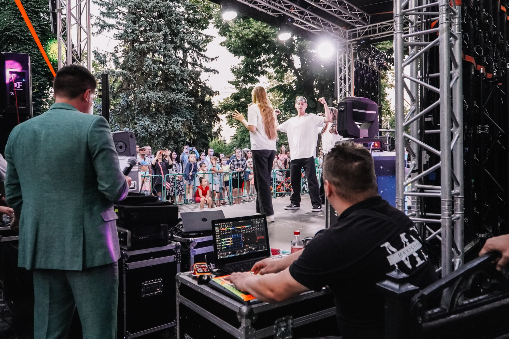 Концерт ко Дню молодёжи 2022. Репортажный, промышленный и маркетплейс-фотограф Дмитрий Чернат