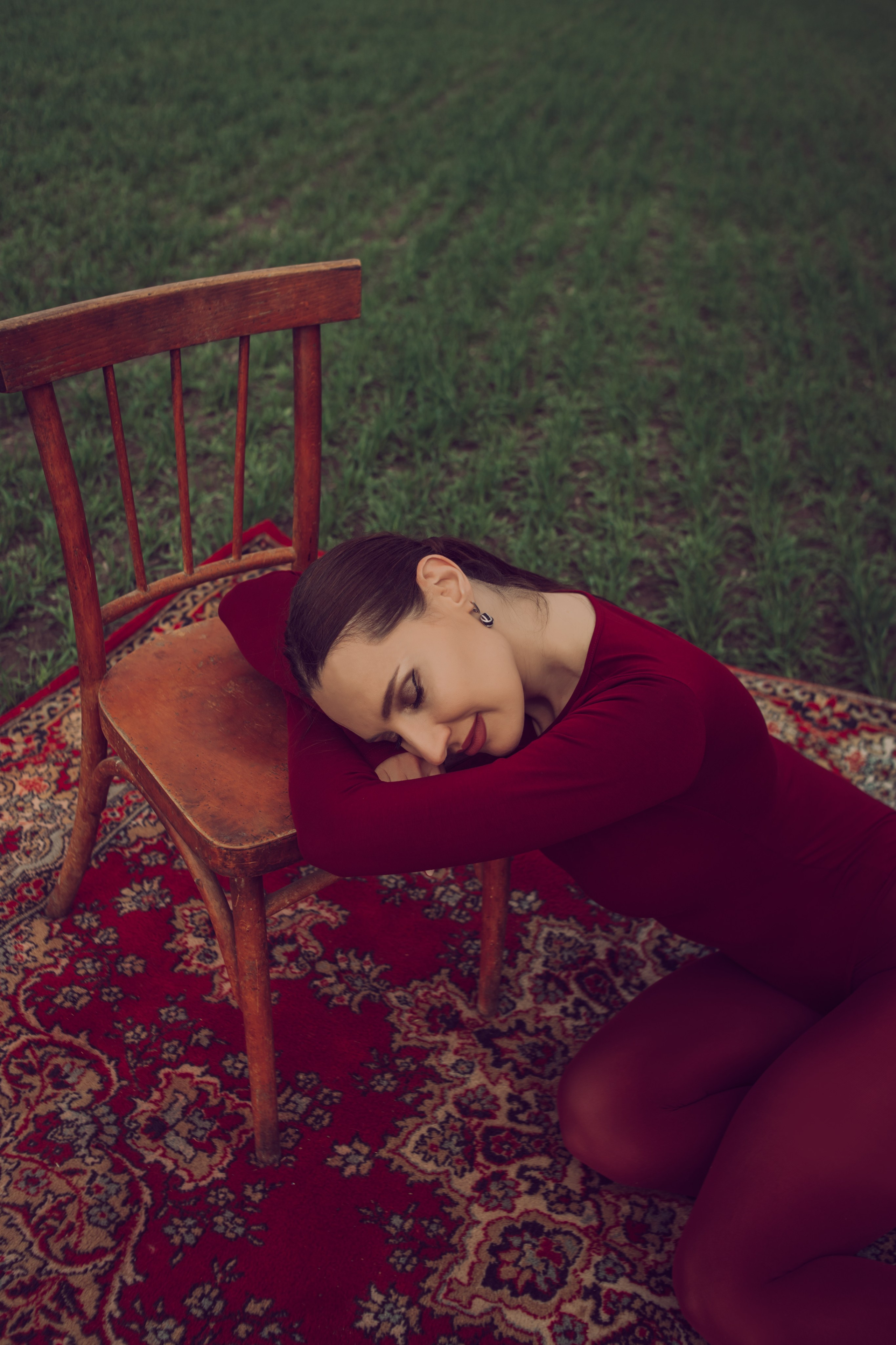 Фотосессия в поле с ковром. Свадебный и семейный фотограф в Краснодарском крае Мария Данилкина