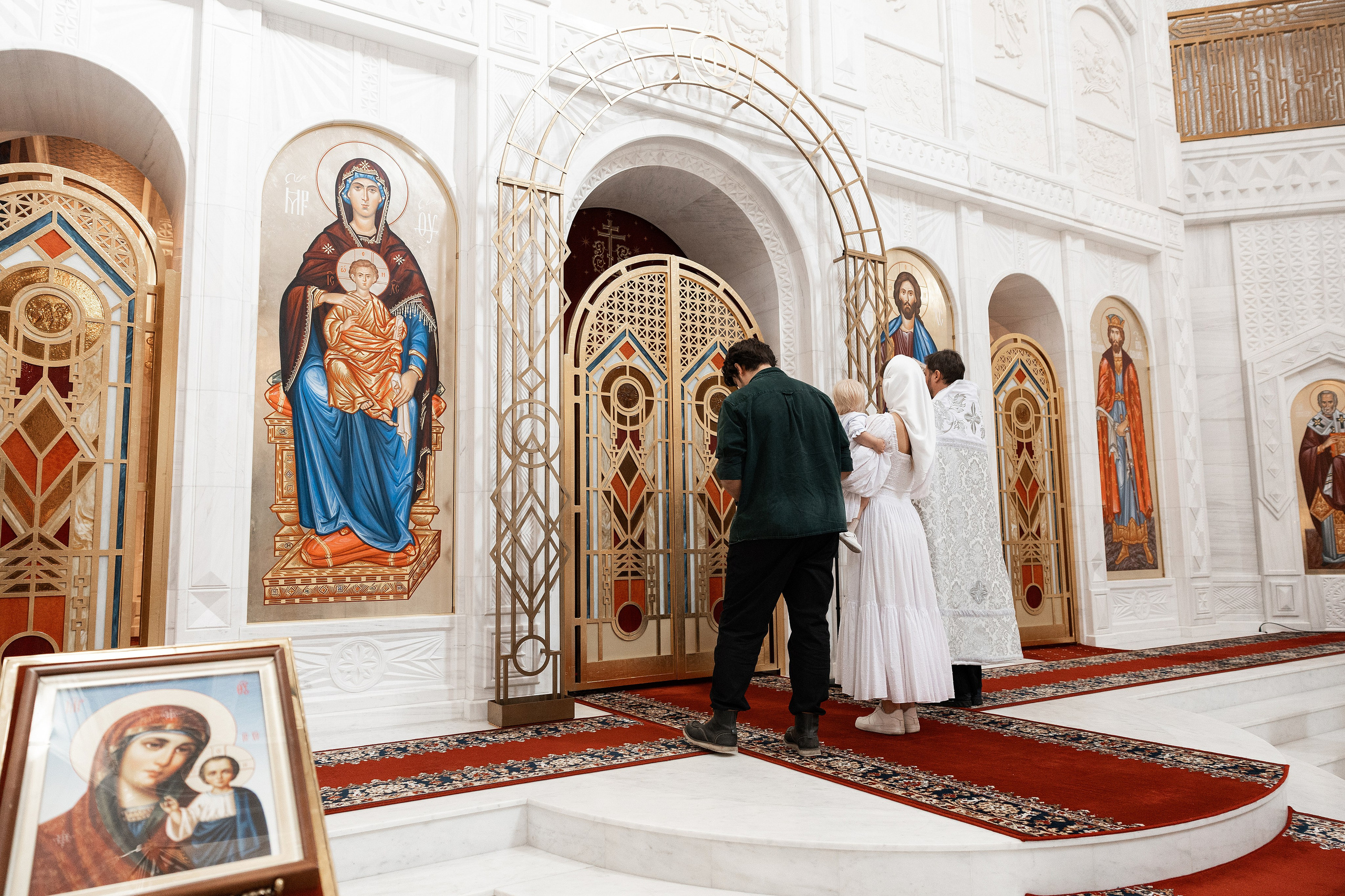Крещение Аделины. Фотограф Крещение, Выписка москва