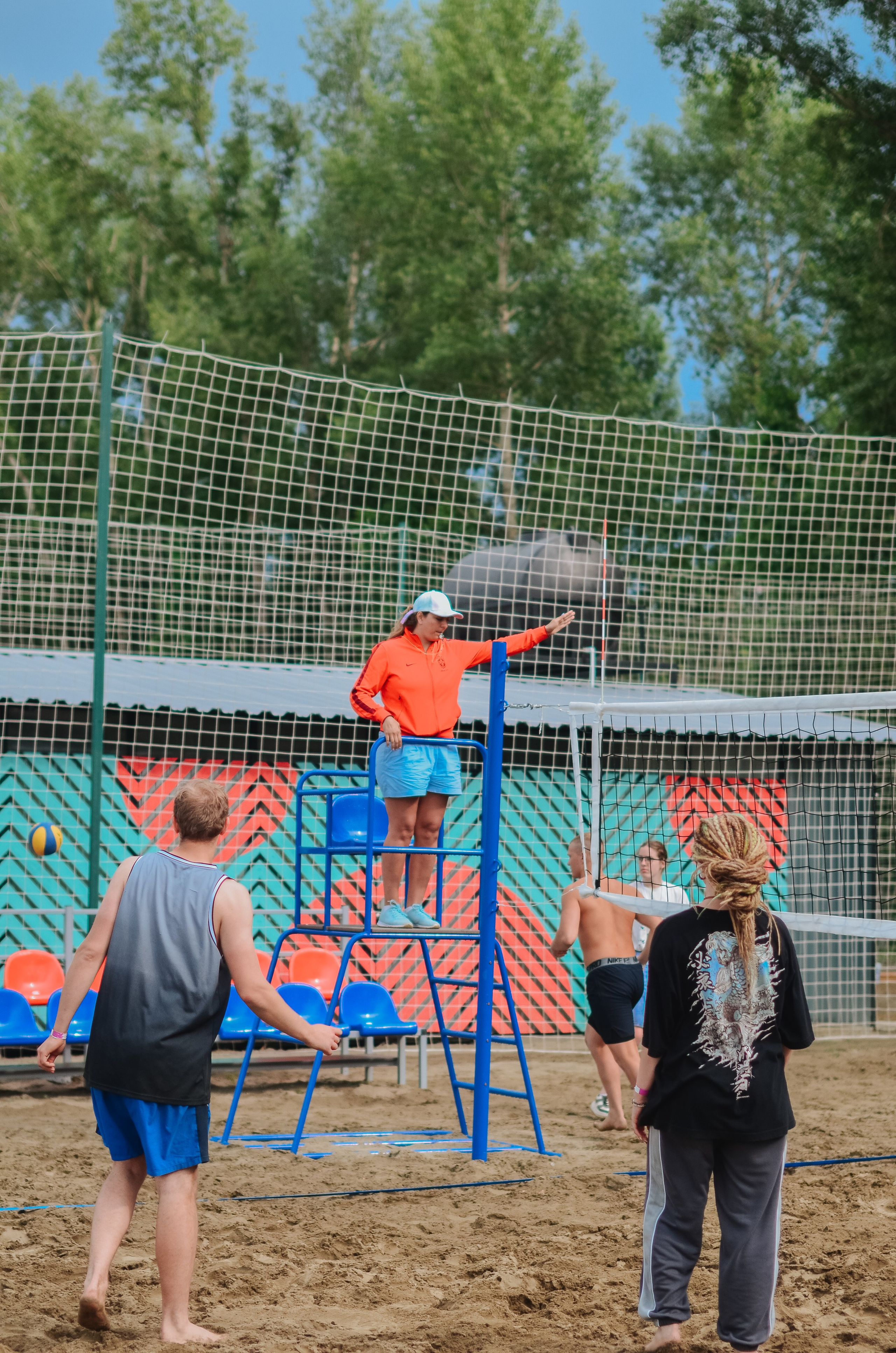 Фестиваль «Грань» 2025. Спортивная площадка. Денисова Аля — фотограф для парных съемок и индивидуальных историй в Барнауле