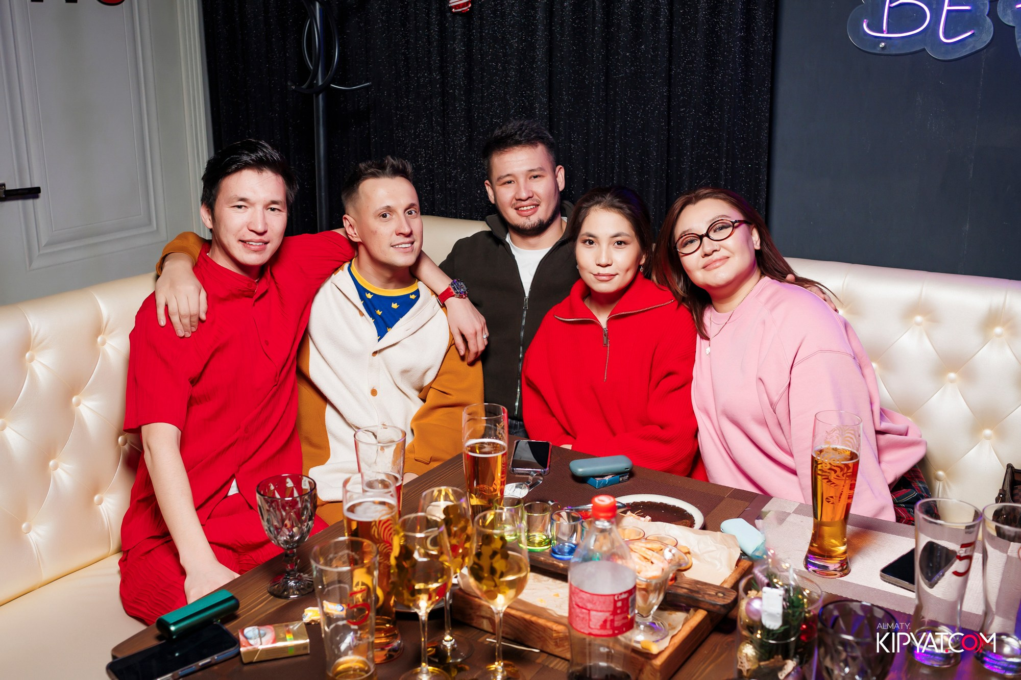 BIRTHDAY KARAOKE THE WALL STREET. КИПЯТКОМ АЛМАТЫ! Фотосъемка мероприятий в Алматы