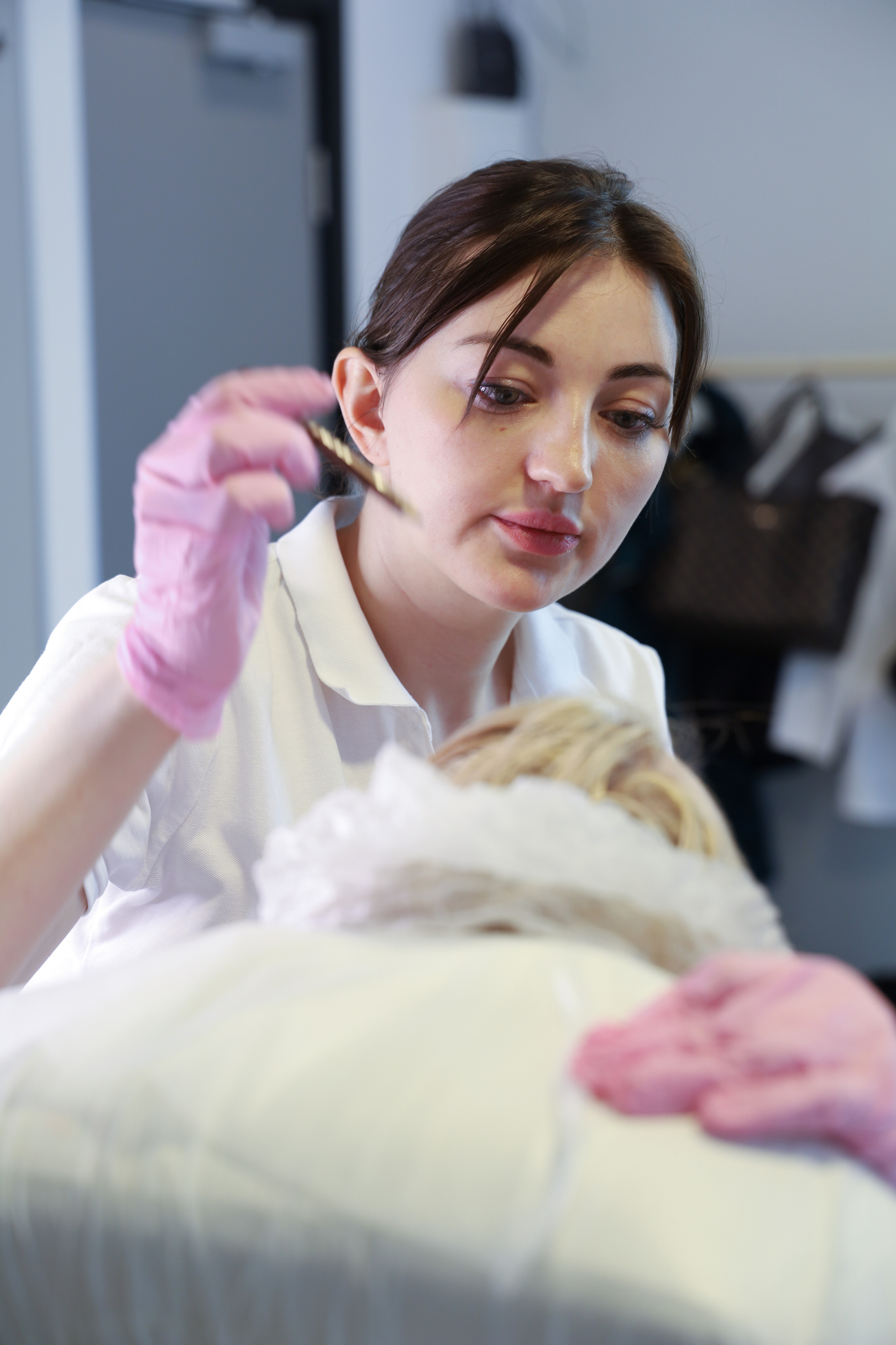 Косметолог Изабелла съемка для блога на рабочем месте. Photographer Victoria Romanova