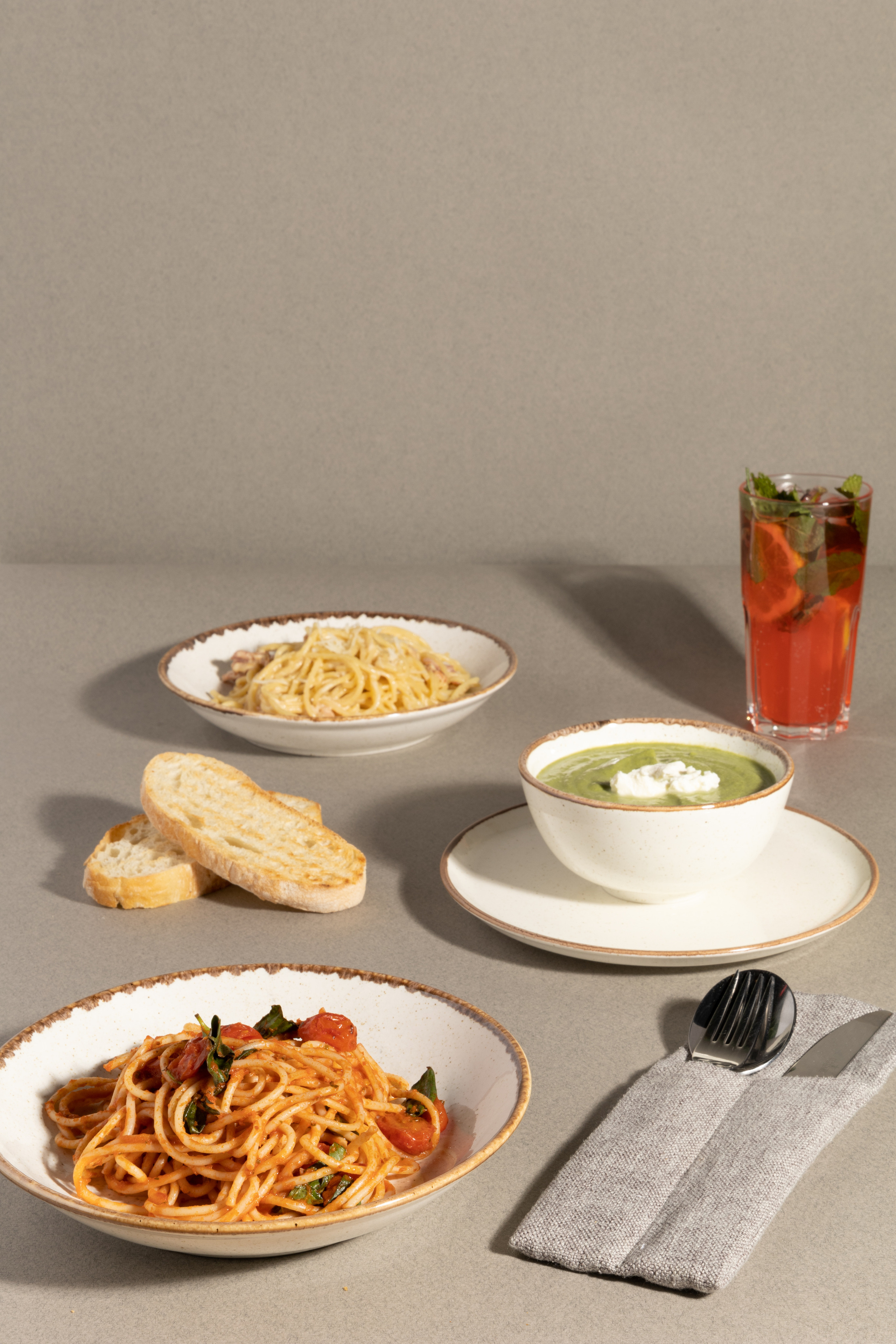 Coffeeshop company съемка в кофейне. Photographer Victoria Romanova