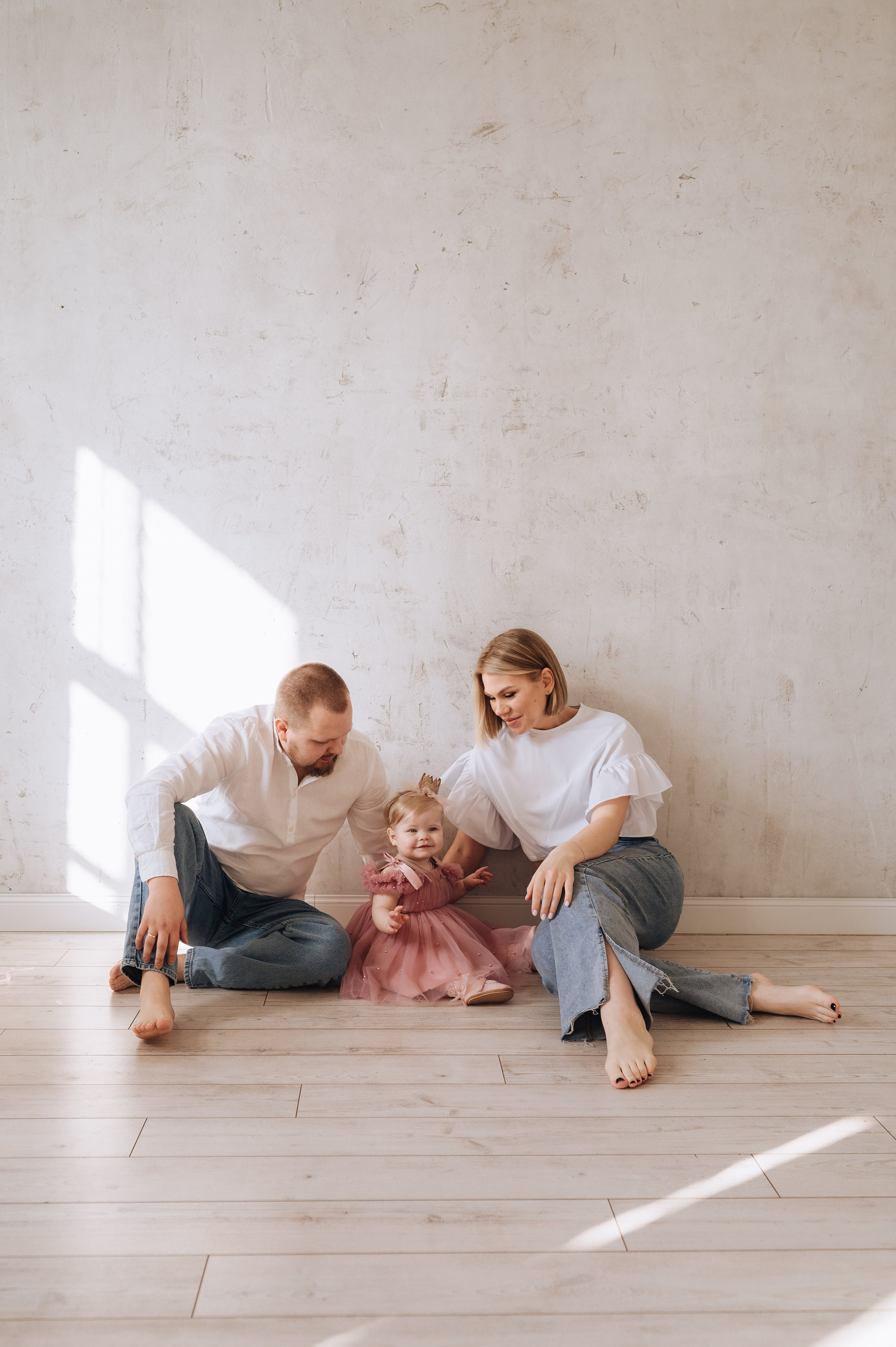 Семейная фотосессия на годик Евы. Фотограф в Москве и Московской области Таня Яблочкина