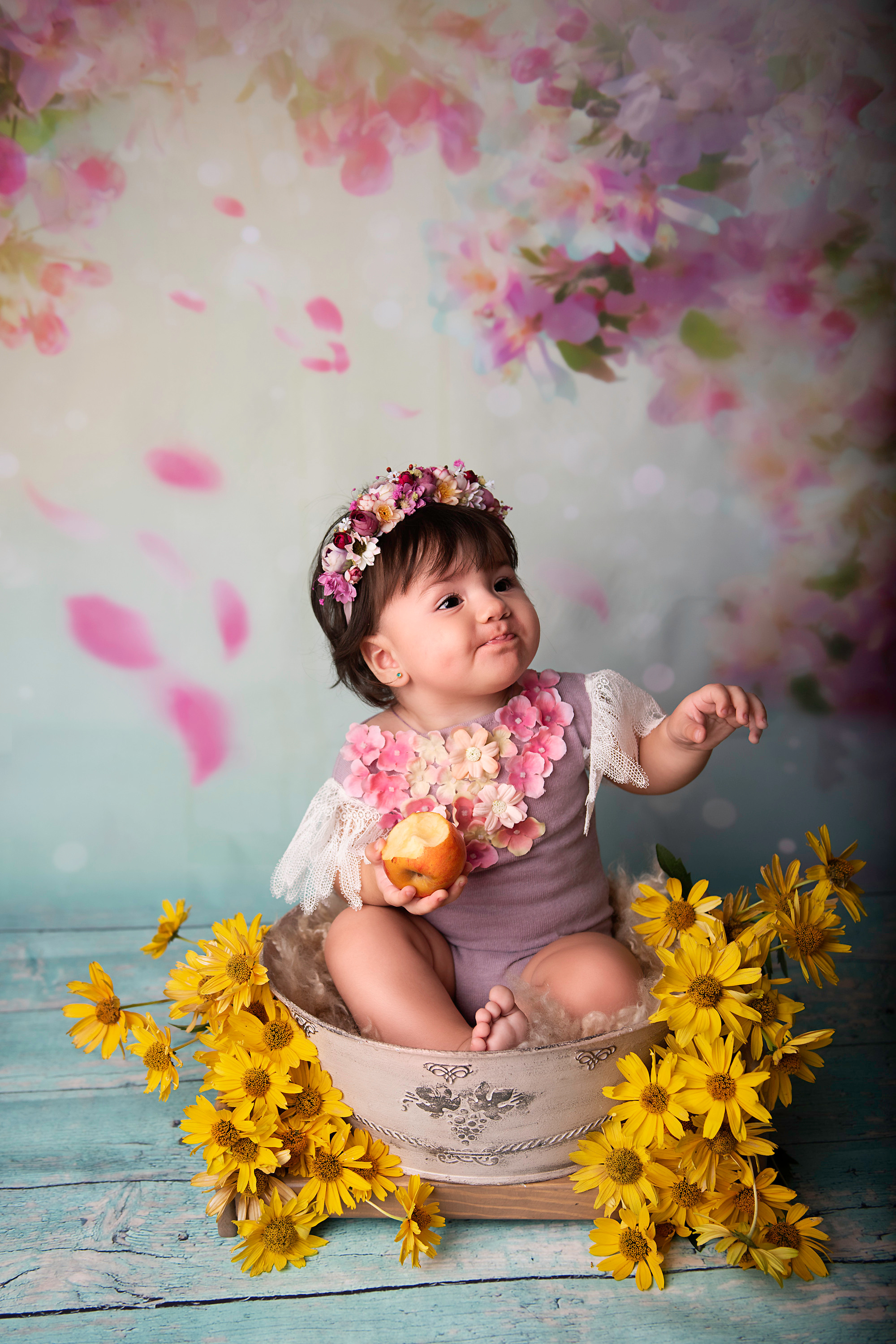 Эллиана 9 мес