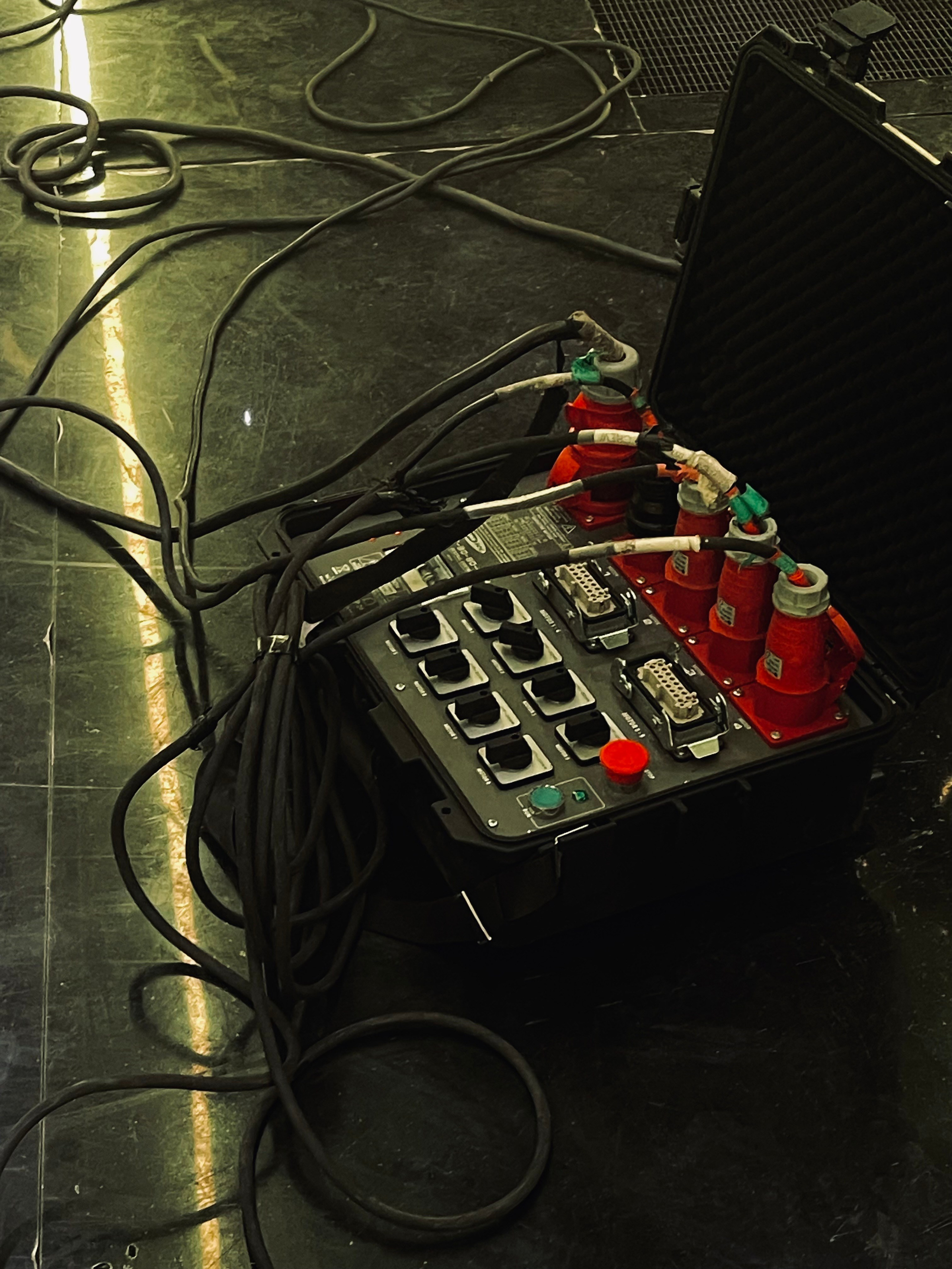 BACKSTAGE GALLERY. «MAK FLAME»