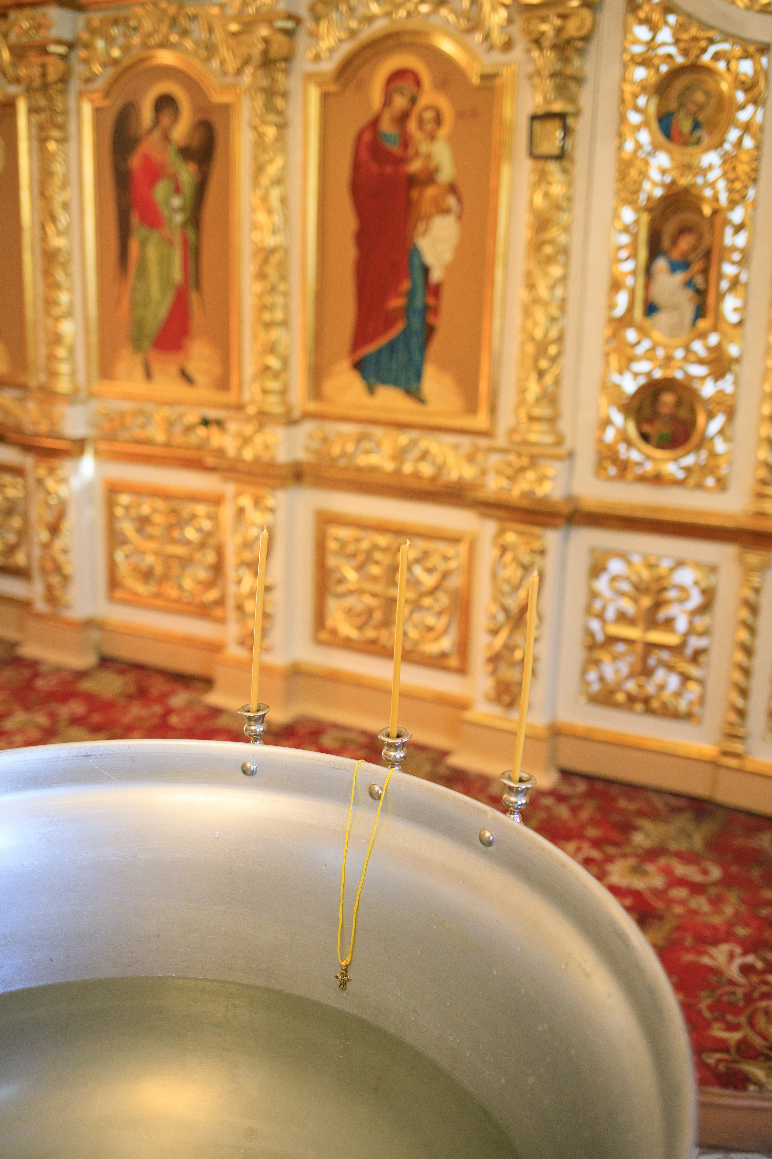 Фотосъёмка таинства крещения и крестин в городах Я фотограф снимающий венчания в городах Минеральные Воды, Пятигорск, Кисловодск, Ессентуки,. Репортажный и свадебный фотограф Пятигорск и КМВ