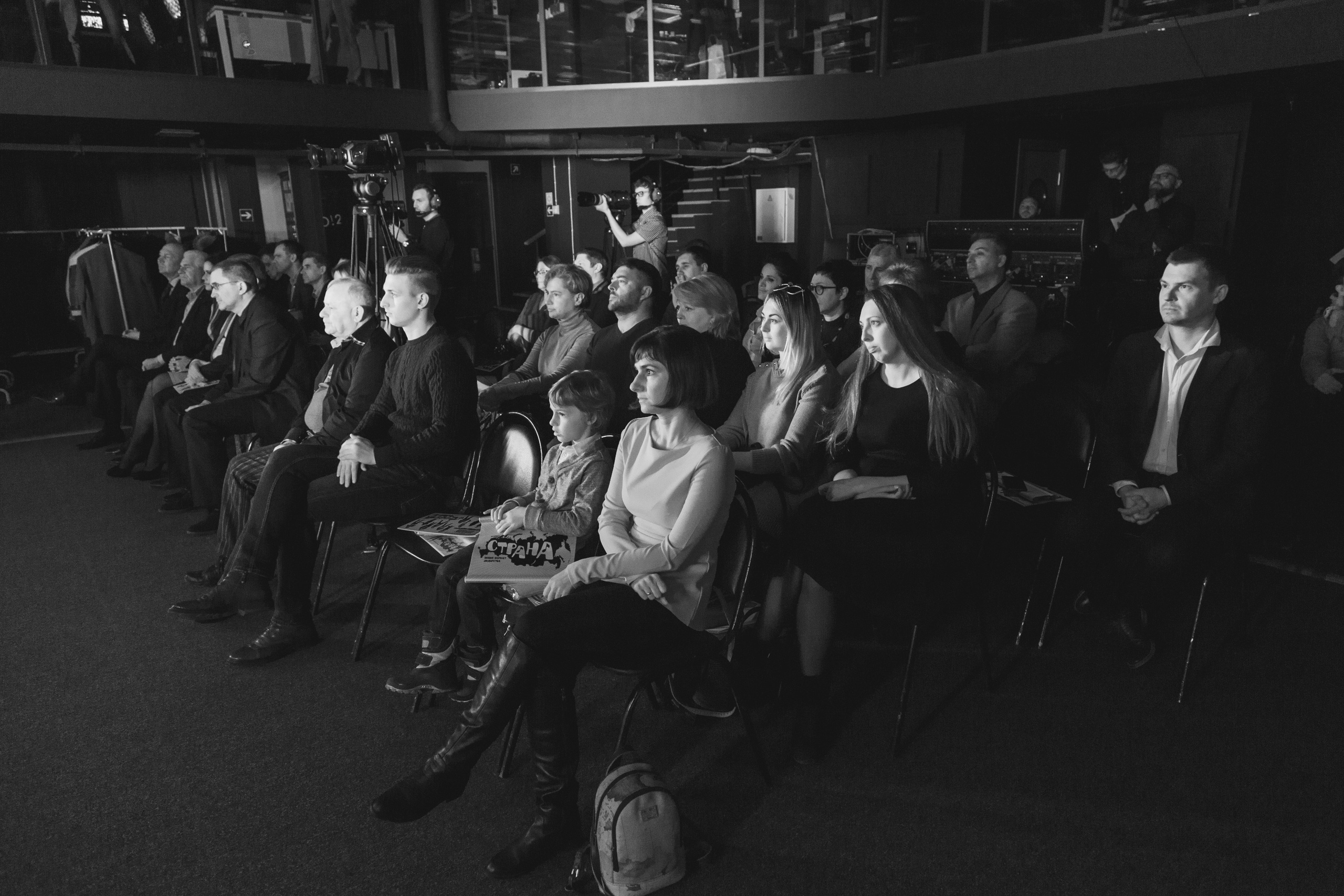 О2ТВ группа СТРАНА. Видеооператор/Фотограф Николай Завьялов