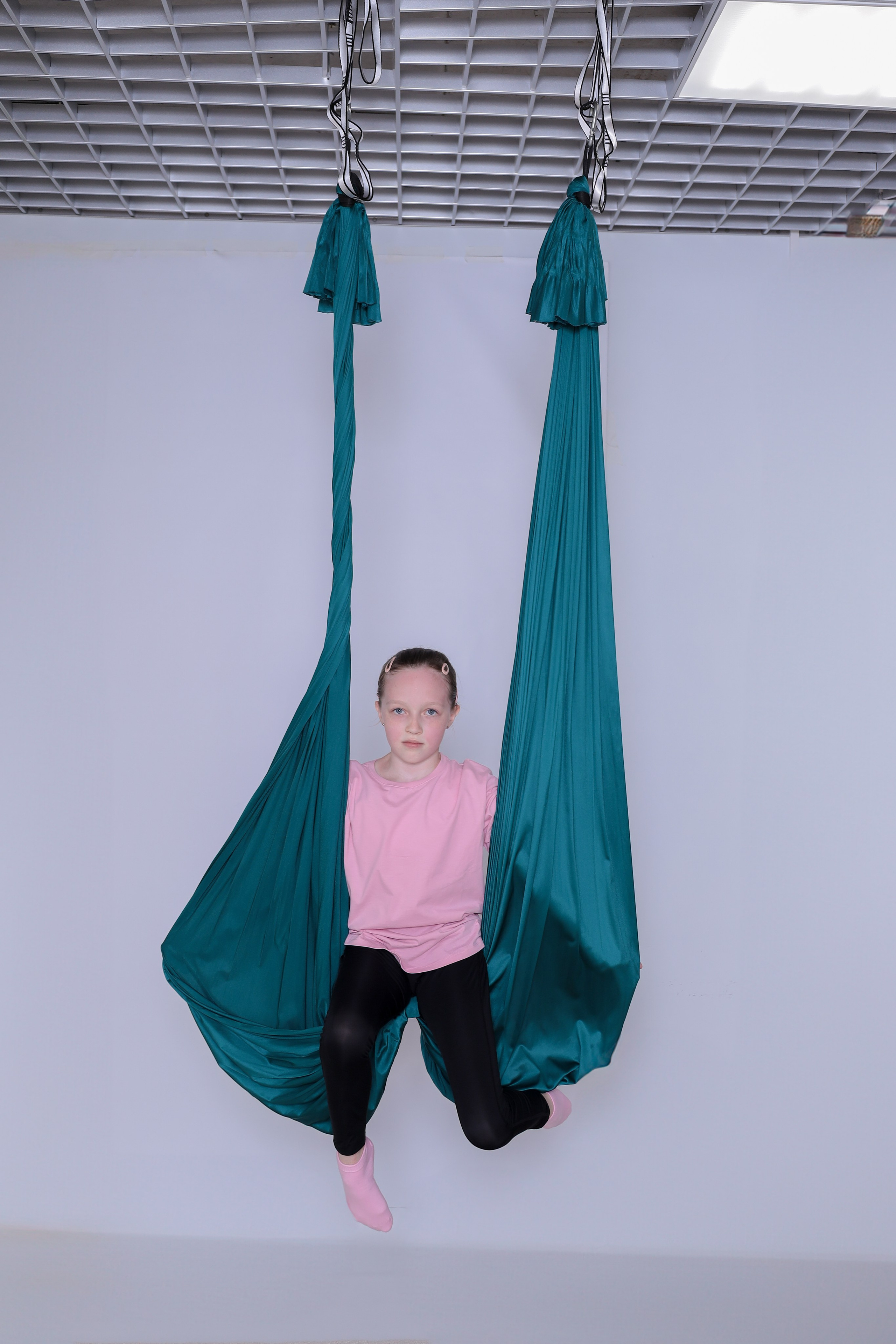 Детская аэройога. Фотограф Надршина Лилия