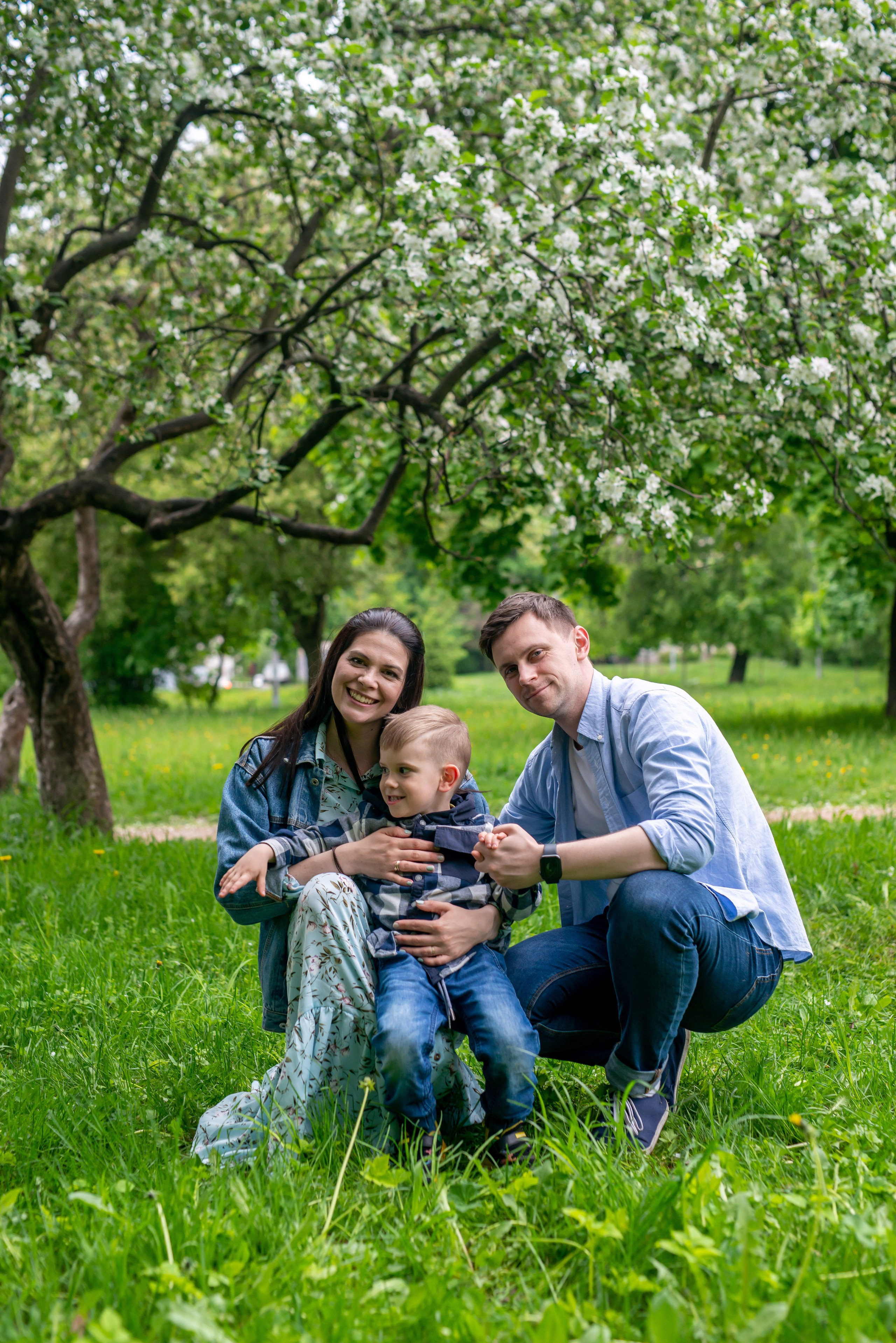 Наташа и Дима (фотосессия в цветущих садах). Портретный, семейный и свадебный фотограф в Санкт-Петербурге и в Пушкине Ширяев Денис