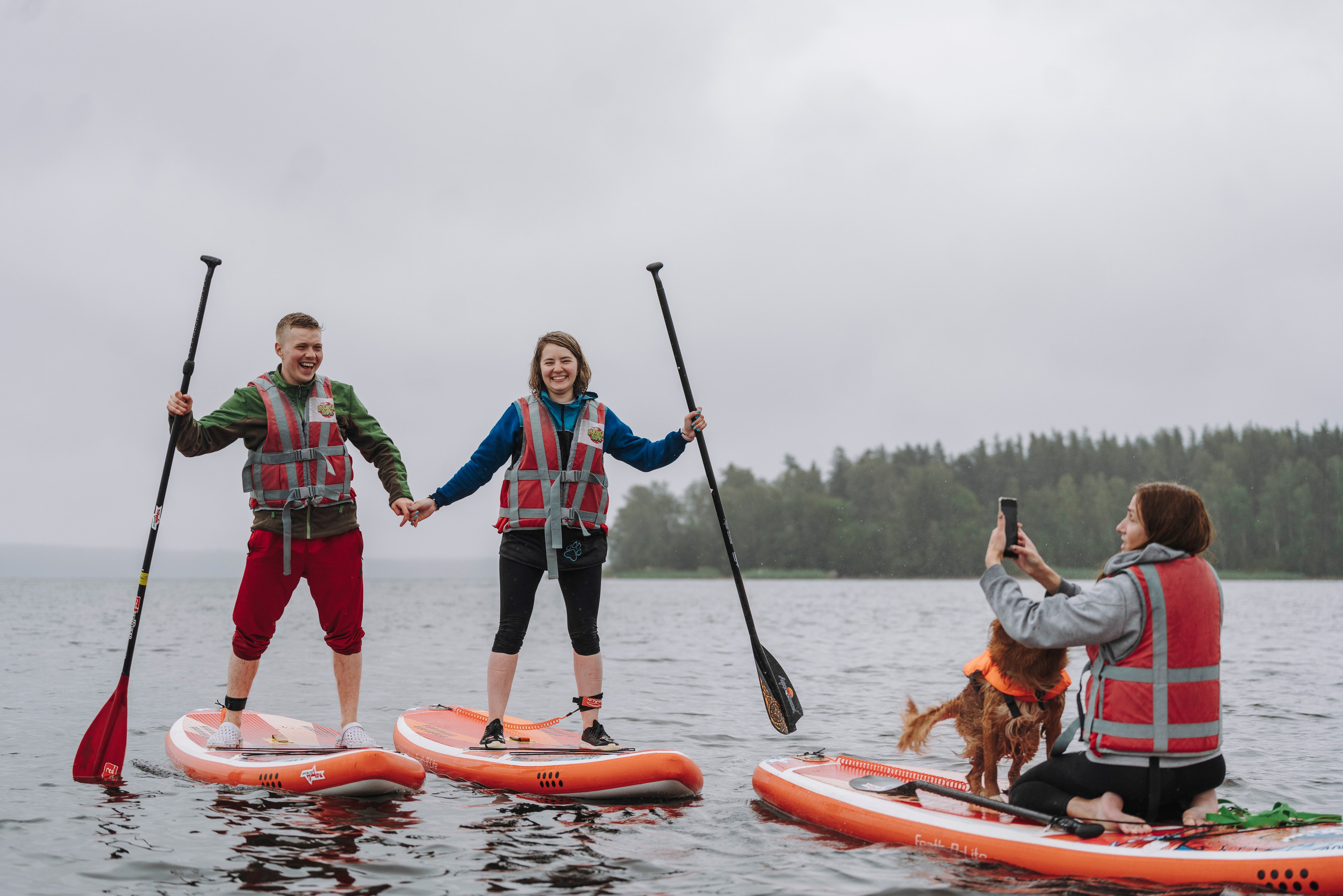 Катание на сапах с собаками. Фотограф анималист в Спб недорого Олеся Майорова