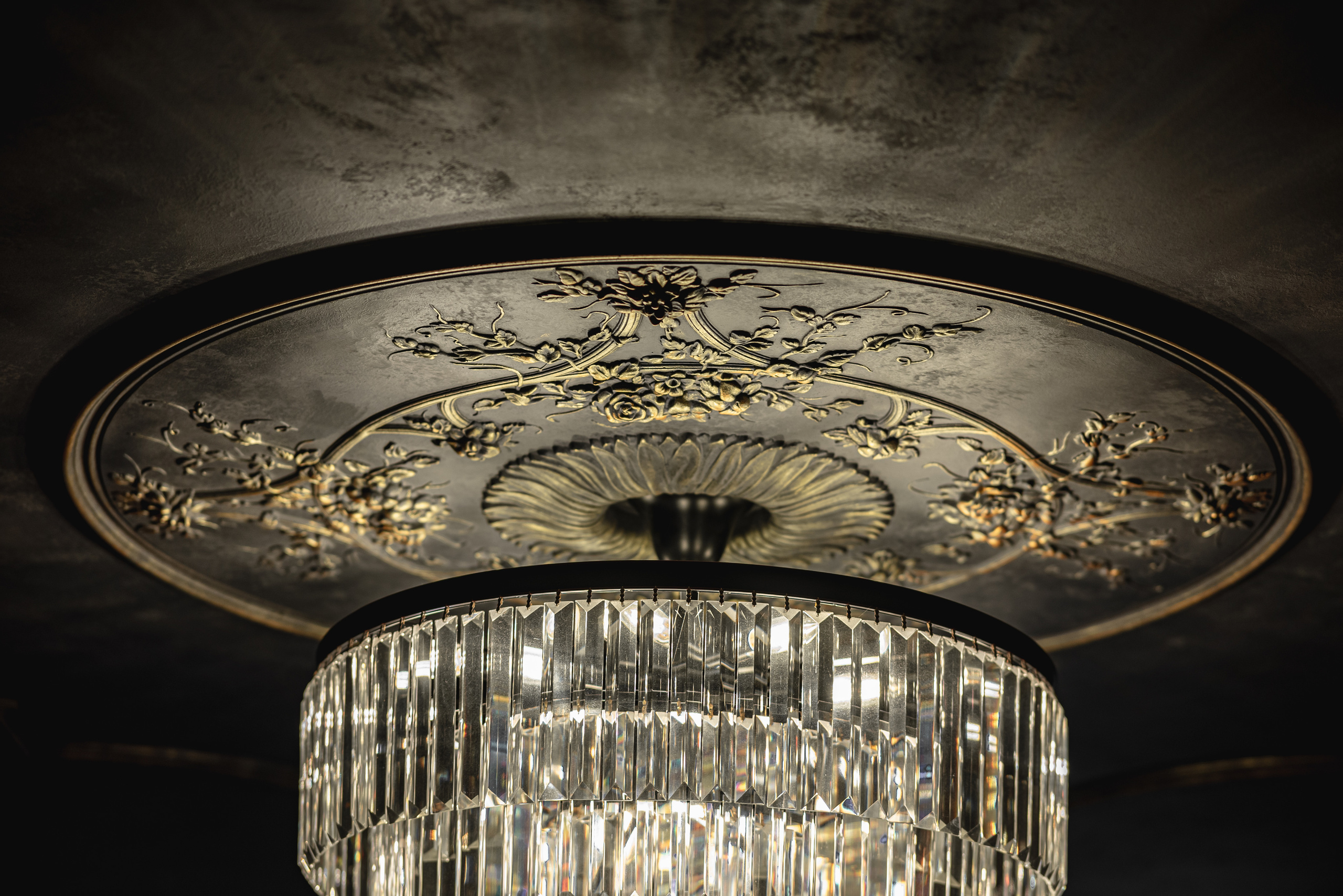 Фотосессия интерьера ресторана Cosa Nostra в Ялте. Фотограф интерьеров Фотосъемка рекламы в Ялте и по Крыму