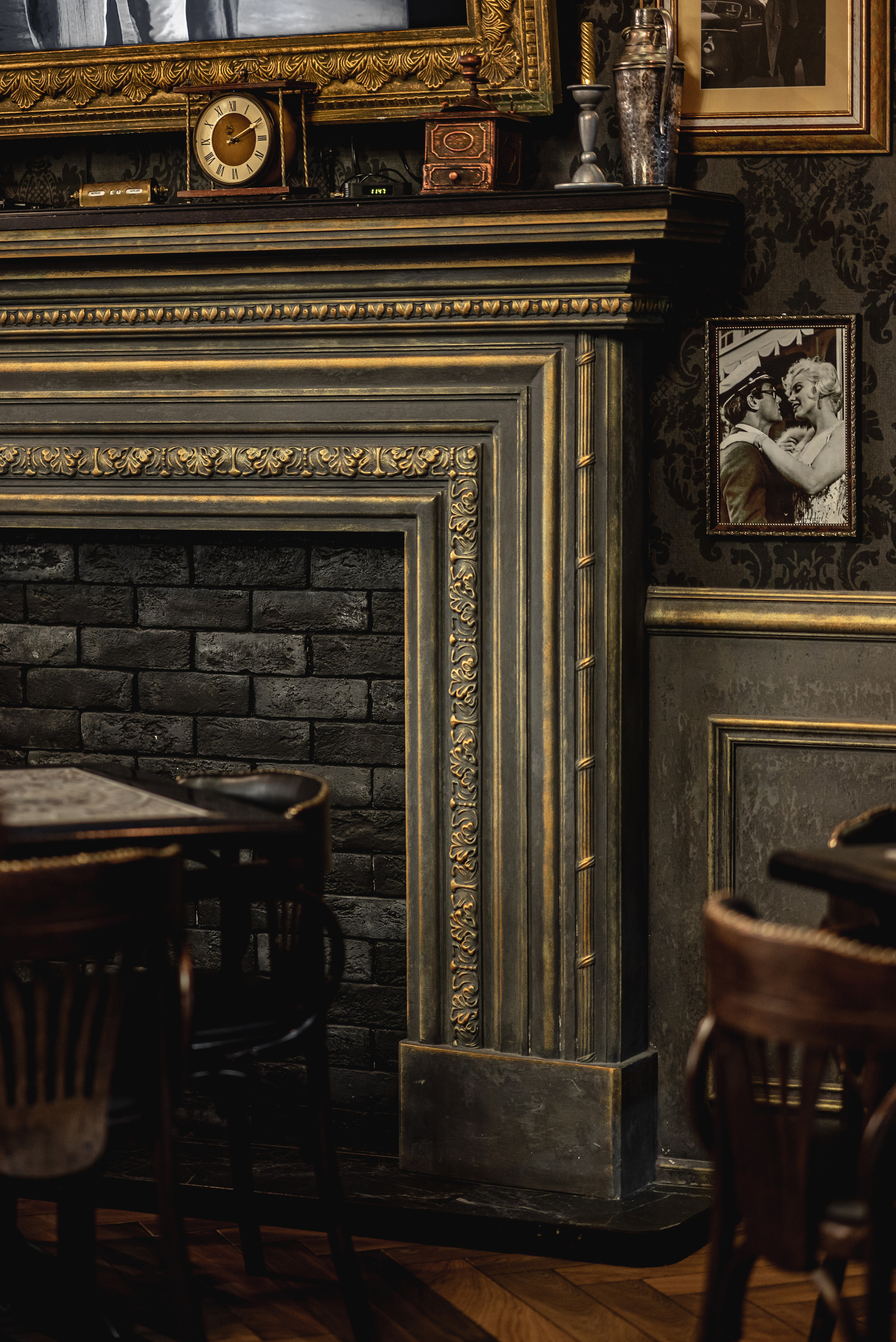 Фотосессия интерьера ресторана Cosa Nostra в Ялте. Фотограф интерьеров Фотосъемка рекламы в Ялте и по Крыму