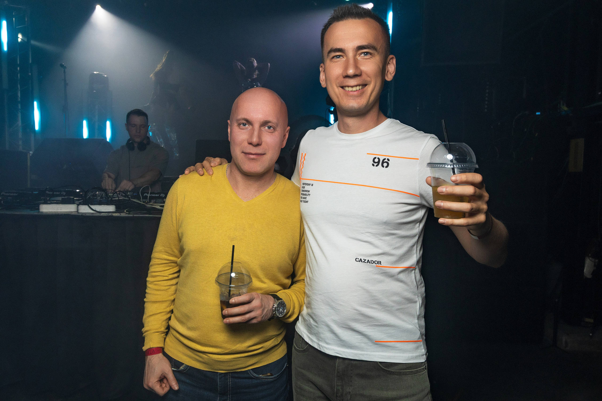 System Reality: Glow! в клубе Фабрика, Екатеринбург. Репортажный фотограф Екатеринбург | Яркий, качественный репортаж | Концерты, клубы, репортаж, праздники, корпоративы