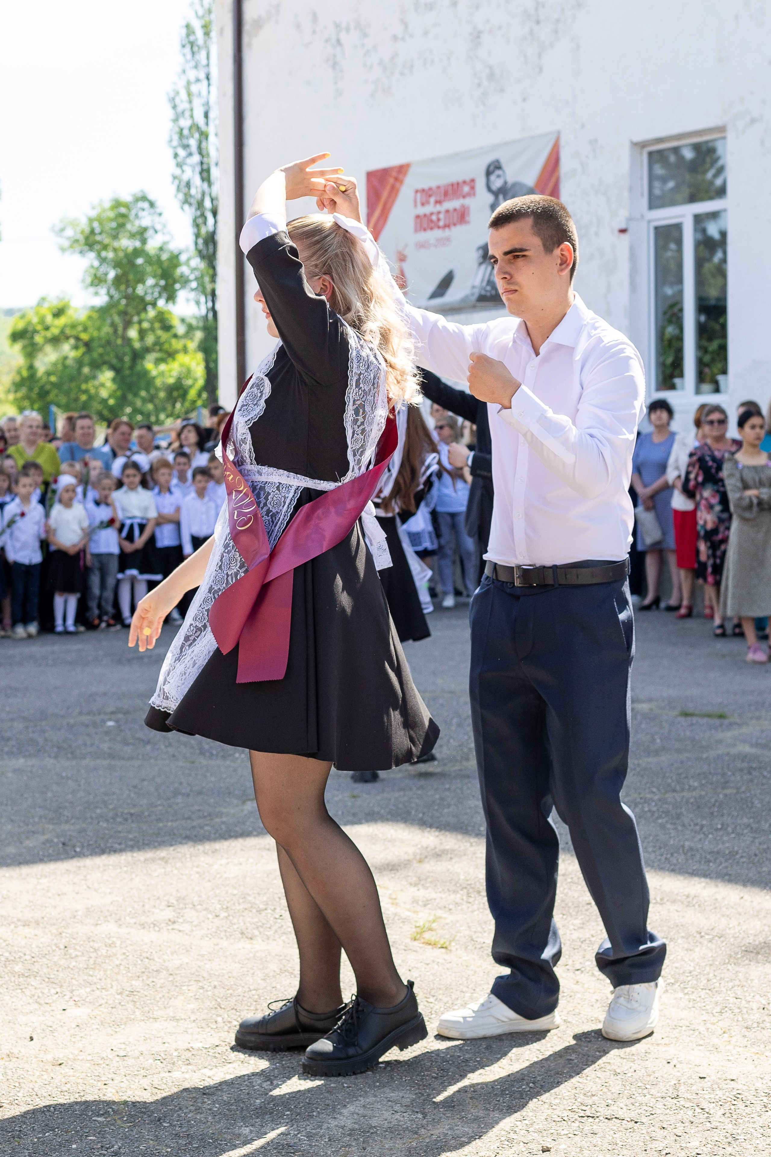 Последний звонок. Выпускные альбомы Майкоп, Краснодар Елена Золотарева