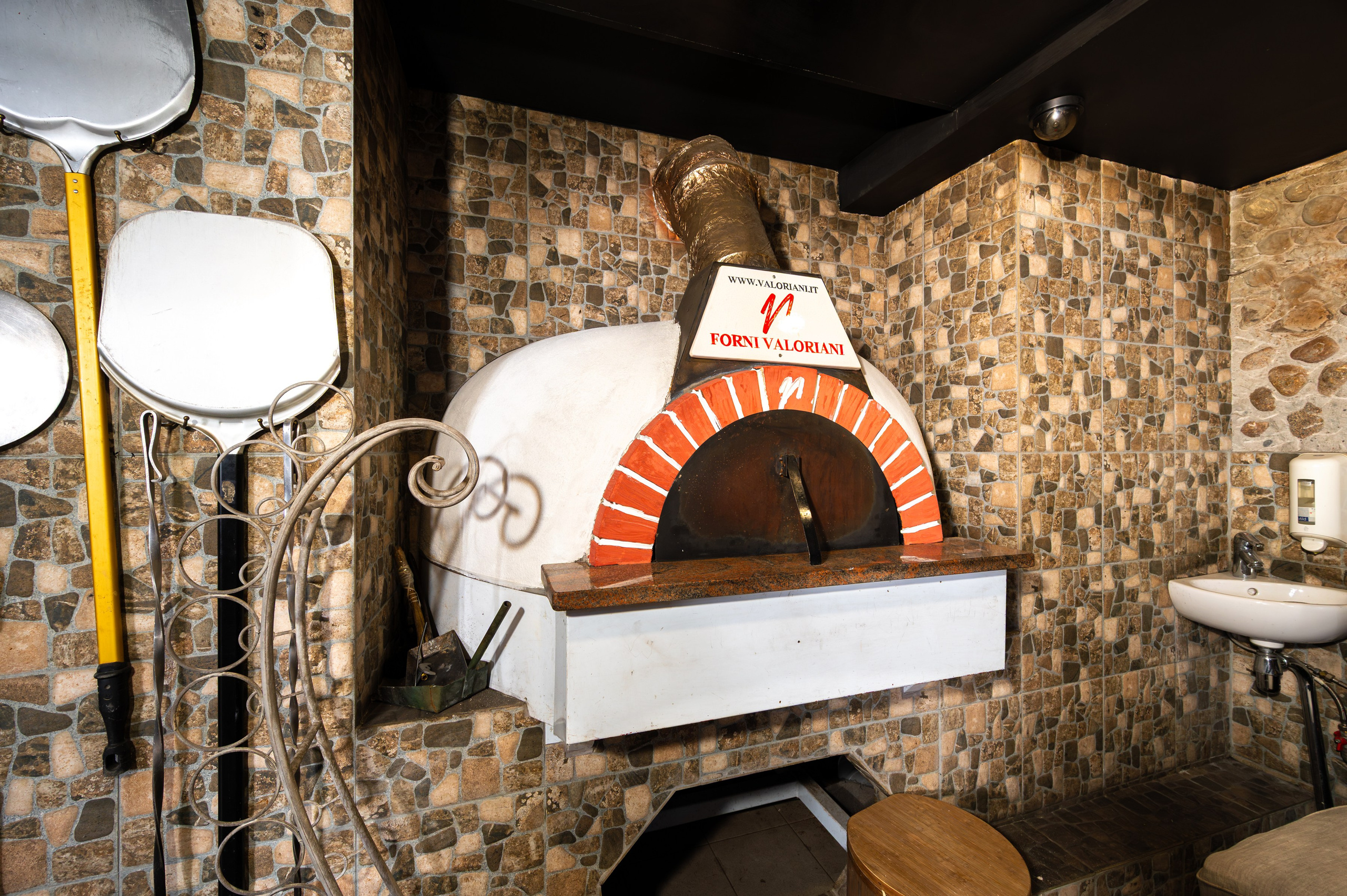 Ресторан на продажу. Интерьерный фотограф. Фото- видеосъемка недвижимости Санкт-Петербург