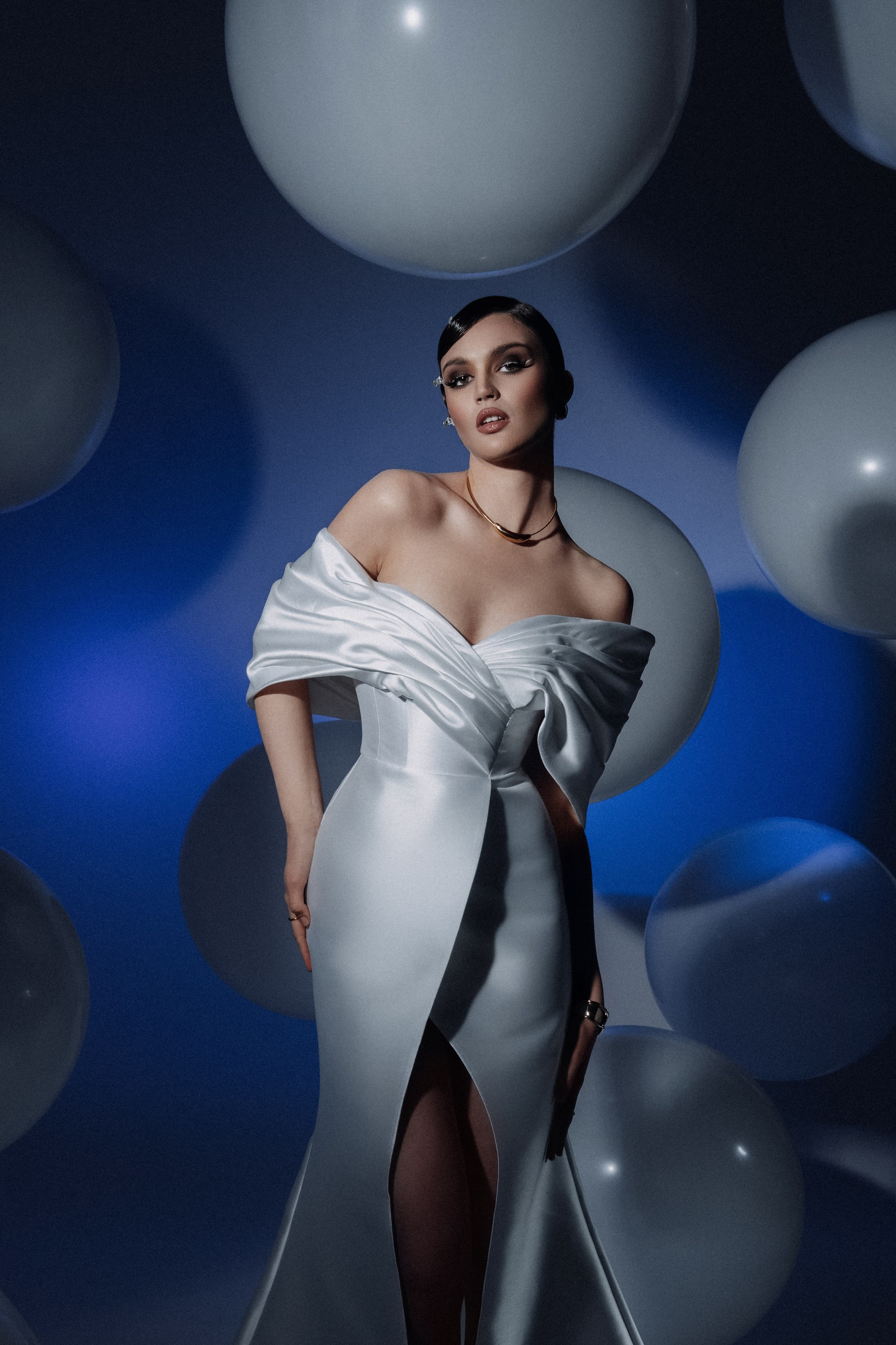 фотосессия с цветным светом в студии