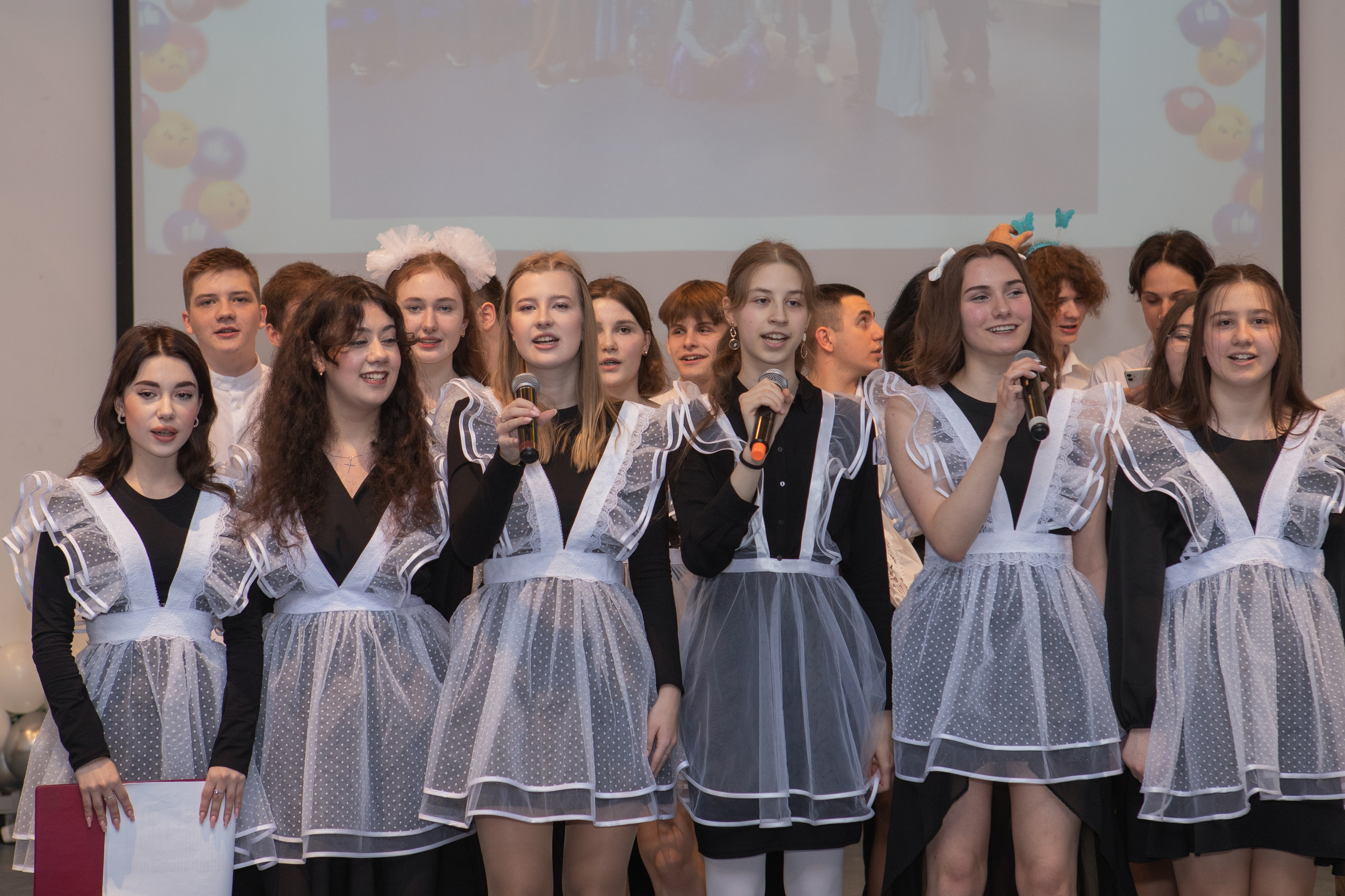 11 класс / Школа № 14 / Последний Звонок / г. Пушкино. Детский и семейный фотограф Мария Киселёва. Москва