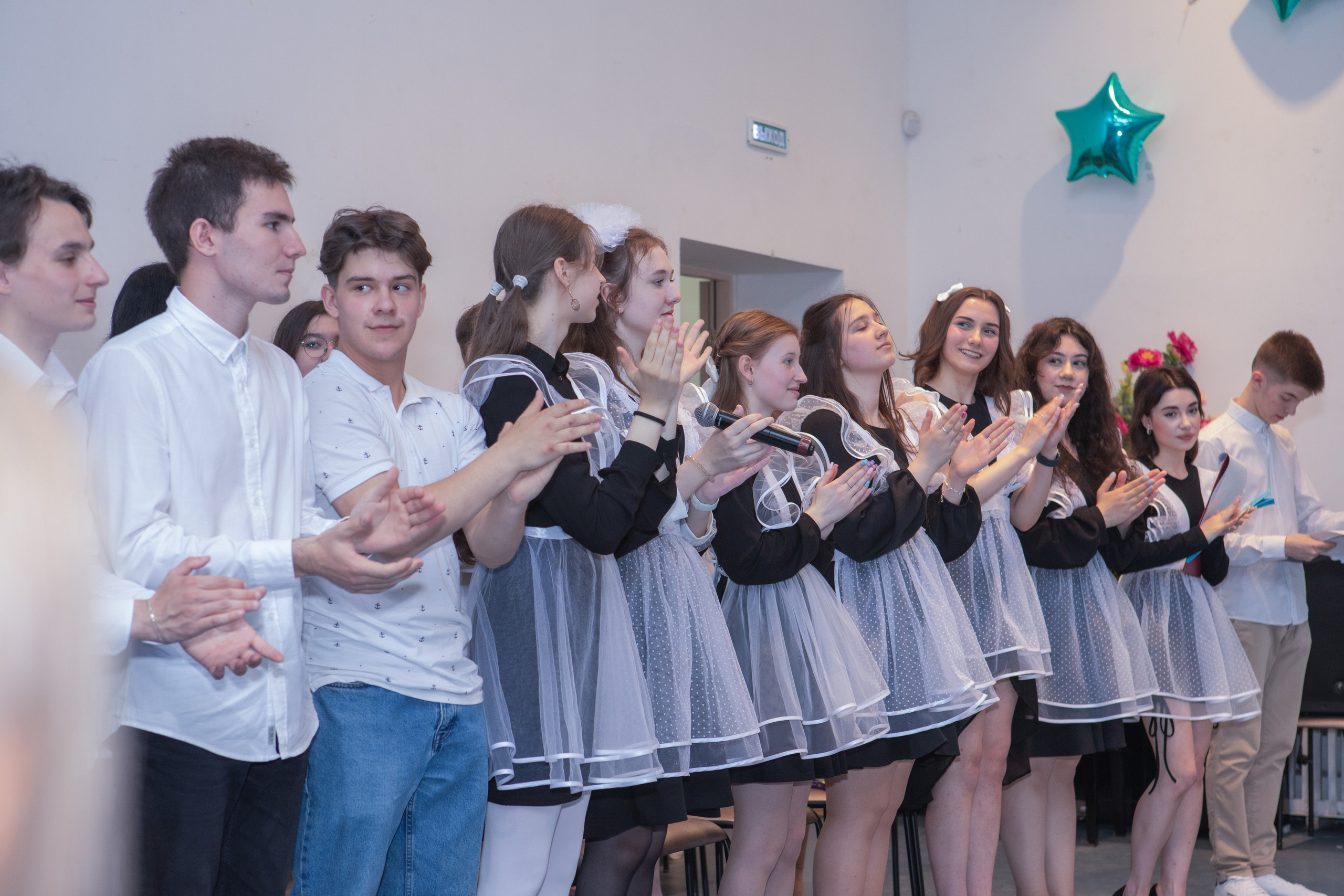 11 класс / Школа № 14 / Последний Звонок / г. Пушкино. Детский и семейный фотограф Мария Киселёва. Москва