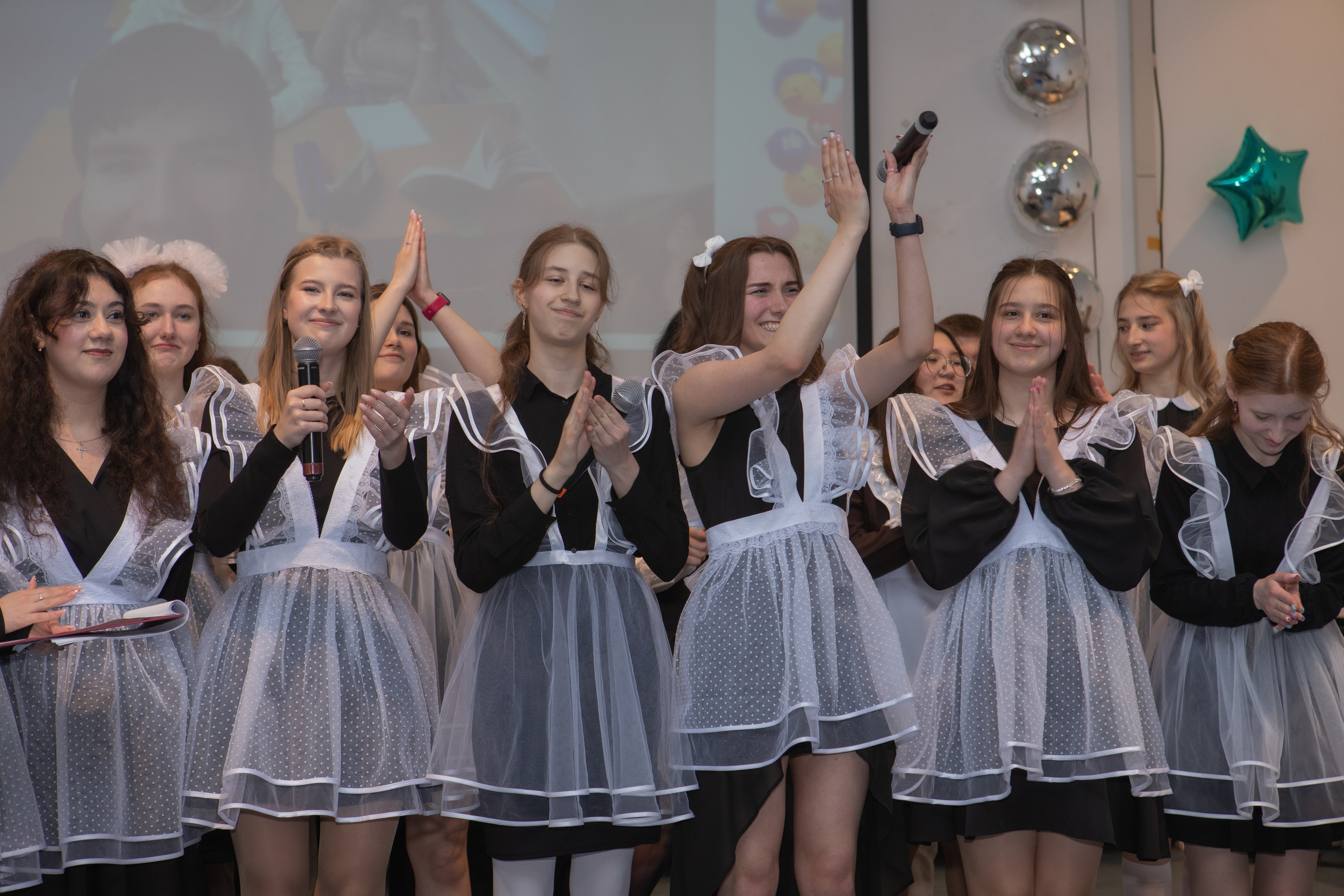 11 класс / Школа № 14 / Последний Звонок / г. Пушкино. Детский и семейный фотограф Мария Киселёва. Москва