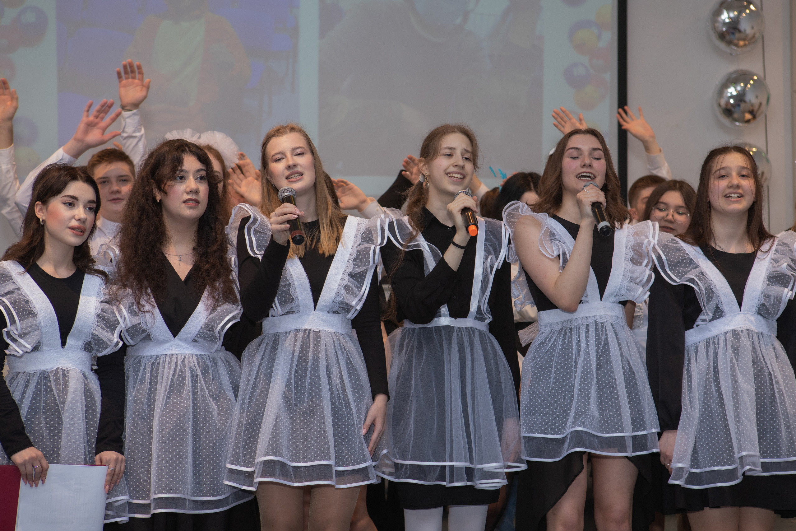 11 класс / Школа № 14 / Последний Звонок / г. Пушкино. Детский и семейный фотограф Мария Киселёва. Москва