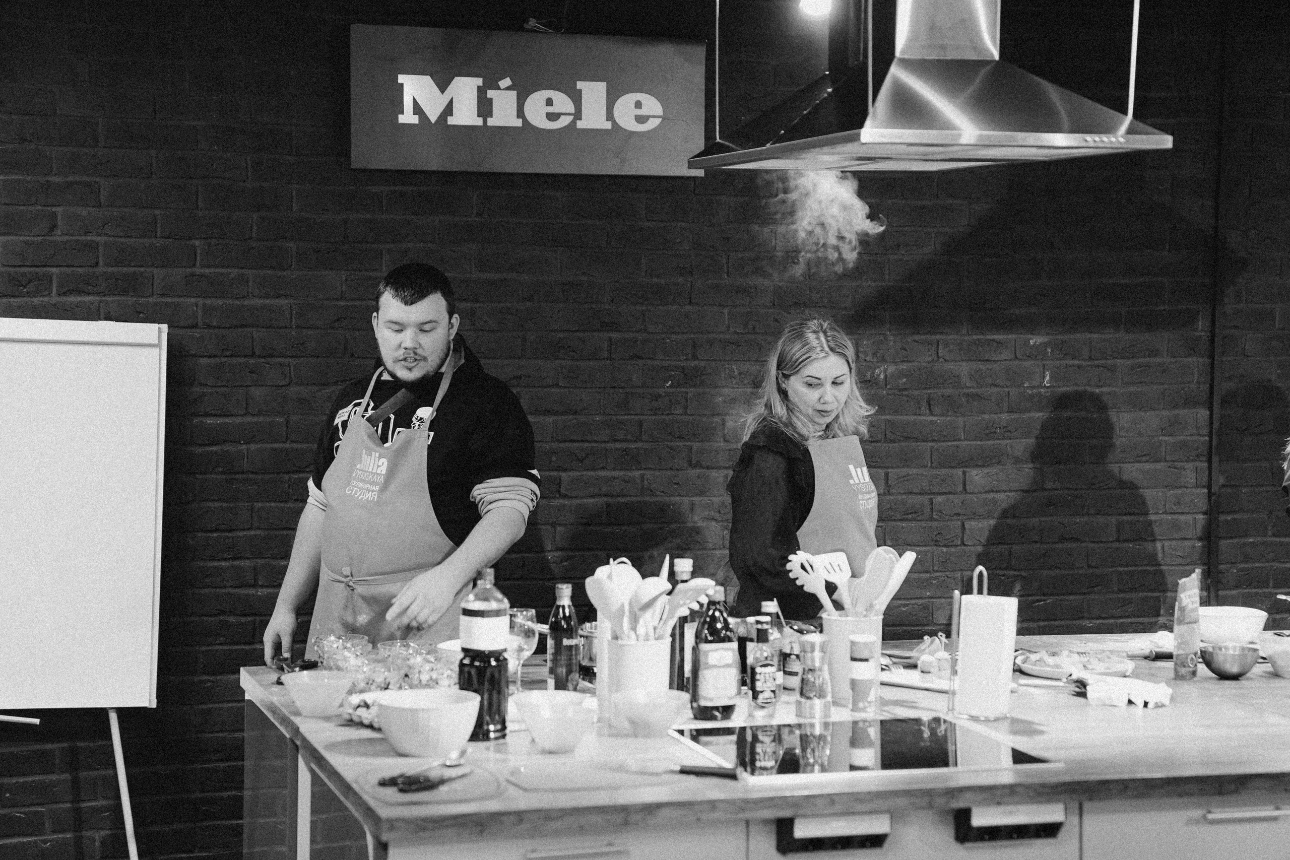 Репортаж с кулинарной студии Юлии Высоцкой. Портретный фотограф в Москве Илья Корненков