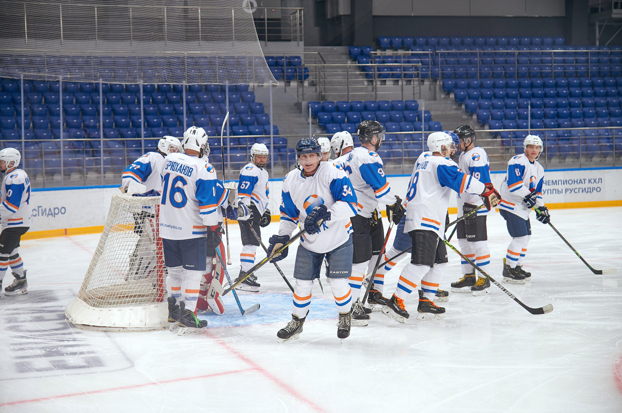 Портфолио репортажной фотосъёмки: Кристалл арена — Хоккей — РусГидро. Фотограф Яковлев Роман — Красноярск