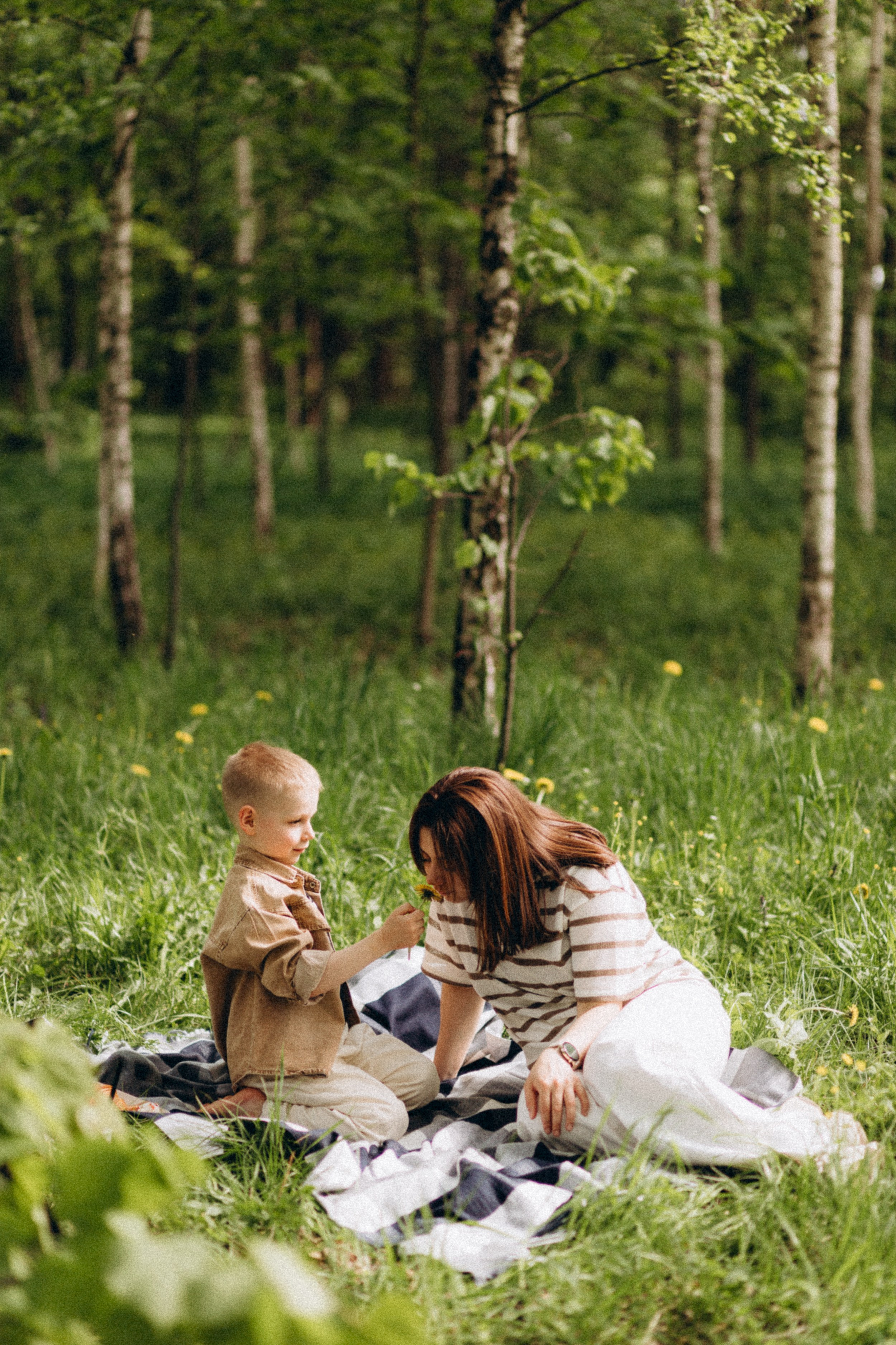 Пикник мама и сын. Krylovaphoto