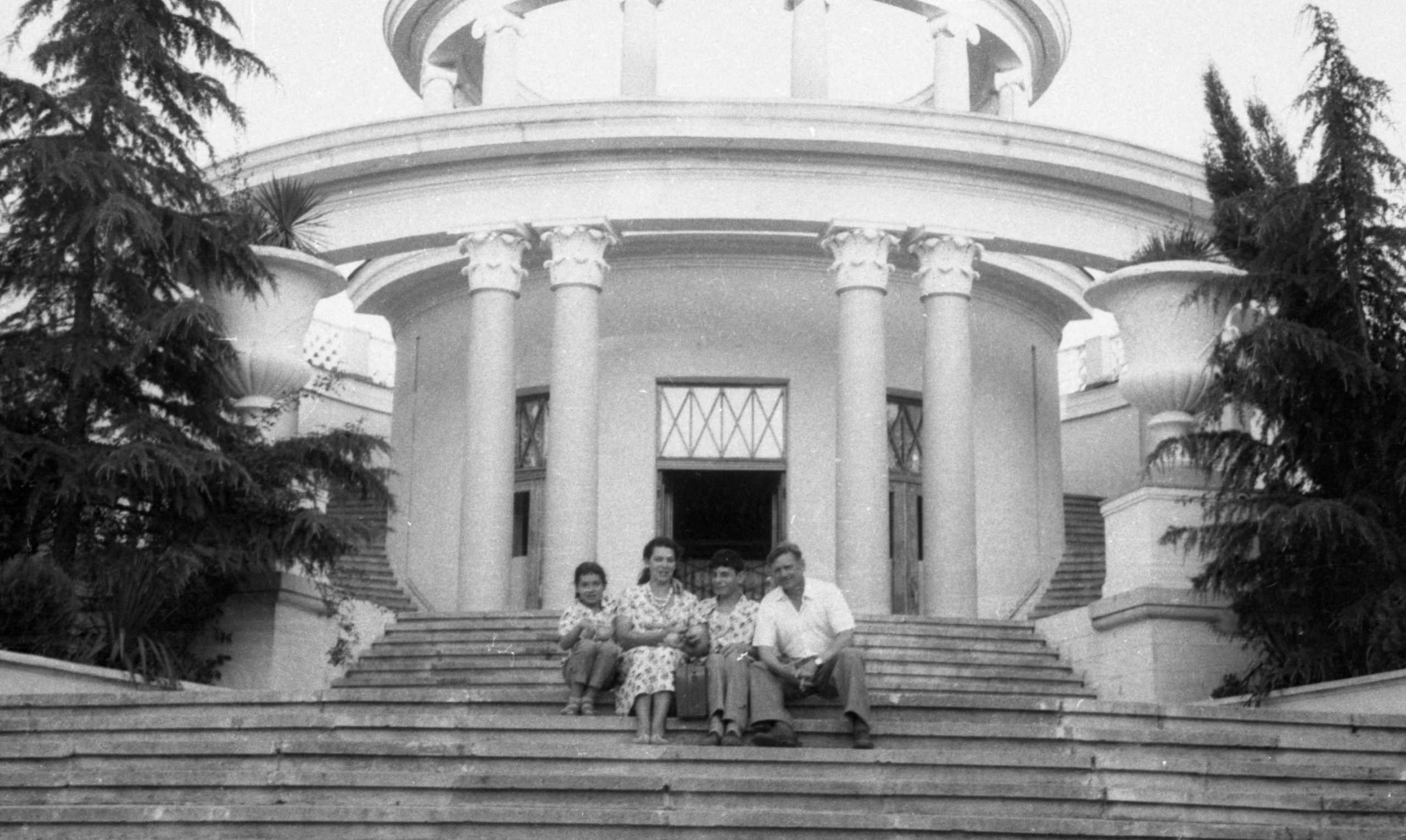 СААКОВЫ. Курортное дело