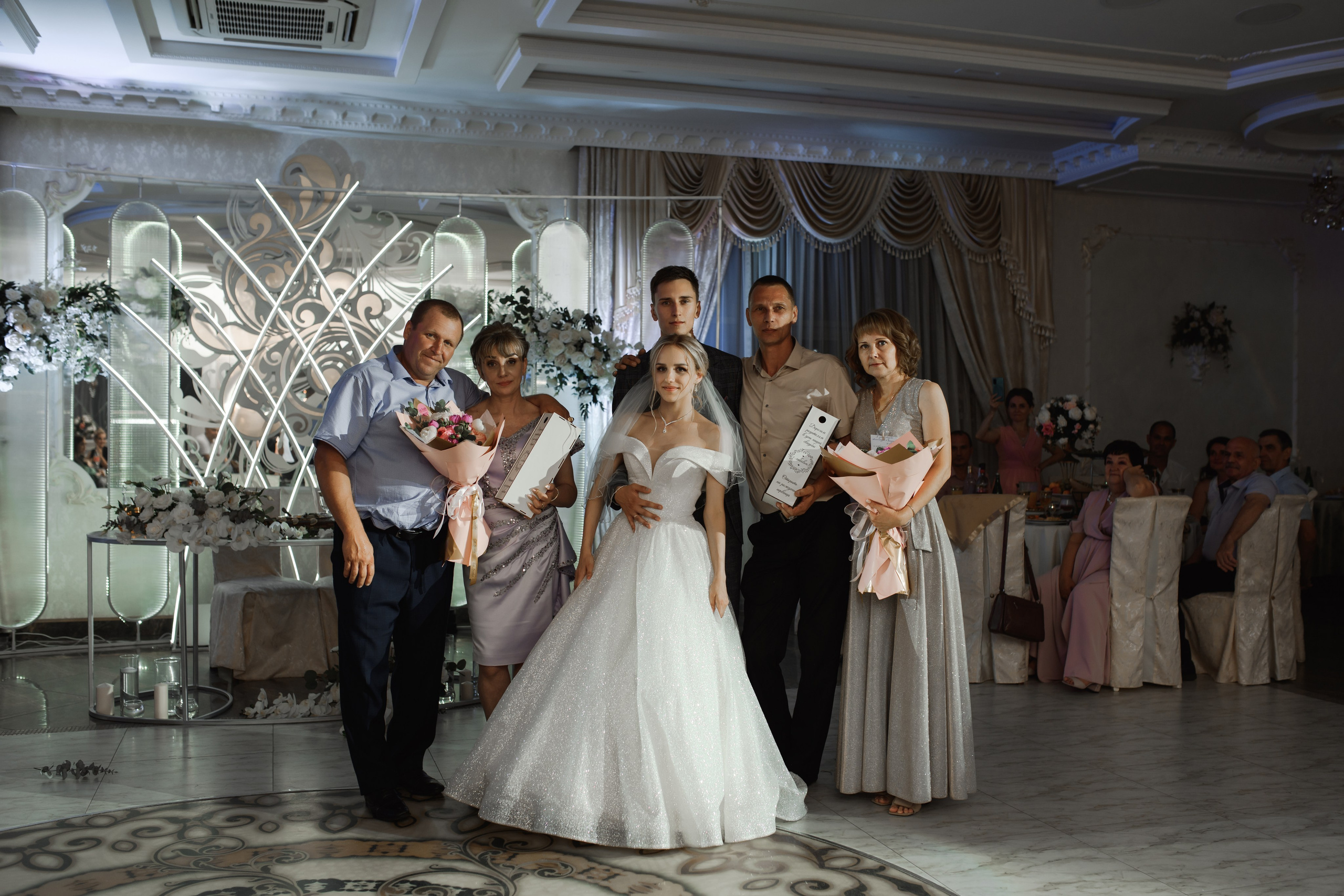 B & A. Свадебный фотограф в г. Астрахань. Так же выезжаю в другие города