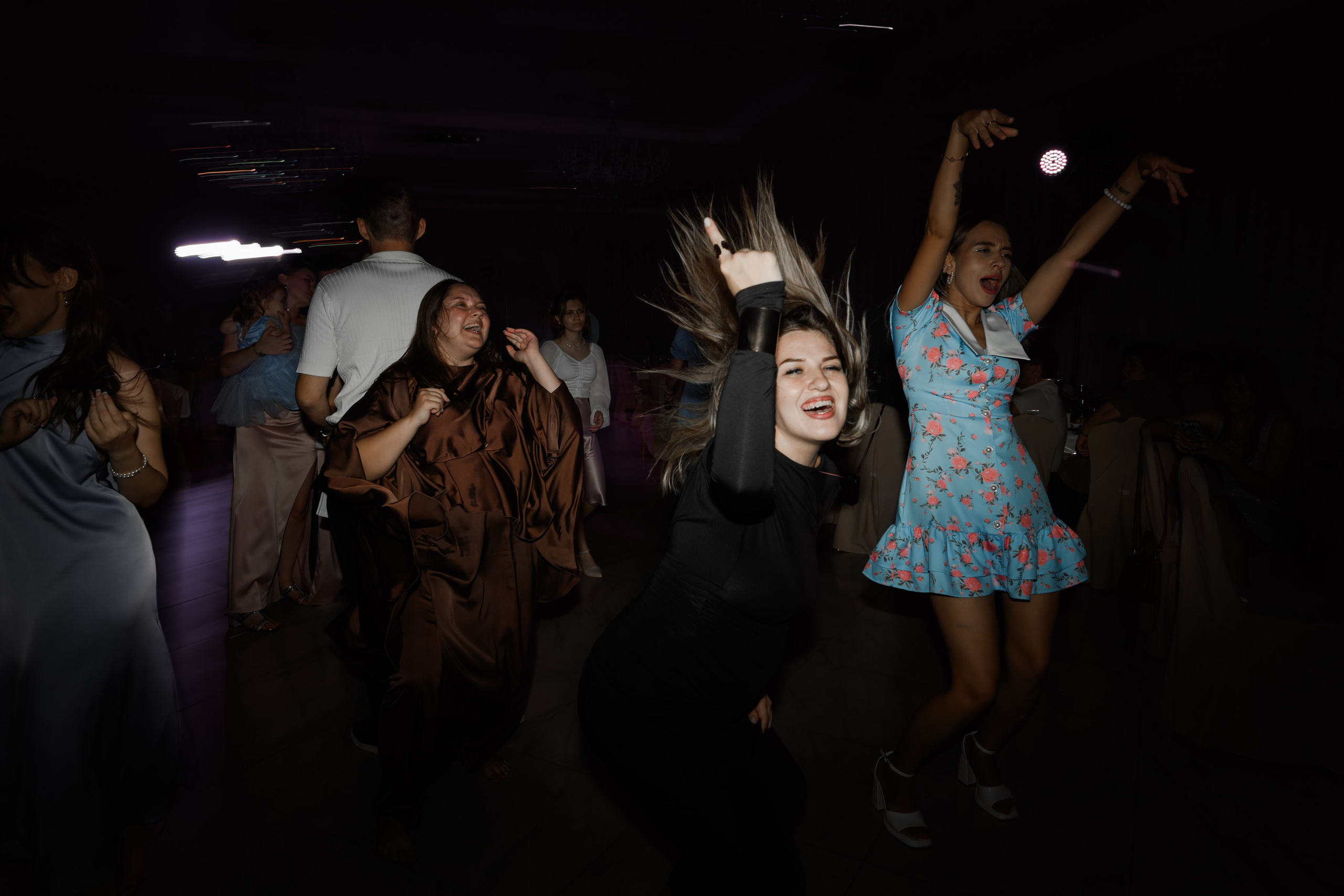 В + В. Свадебный фотограф в г. Астрахань. Так же выезжаю в другие города