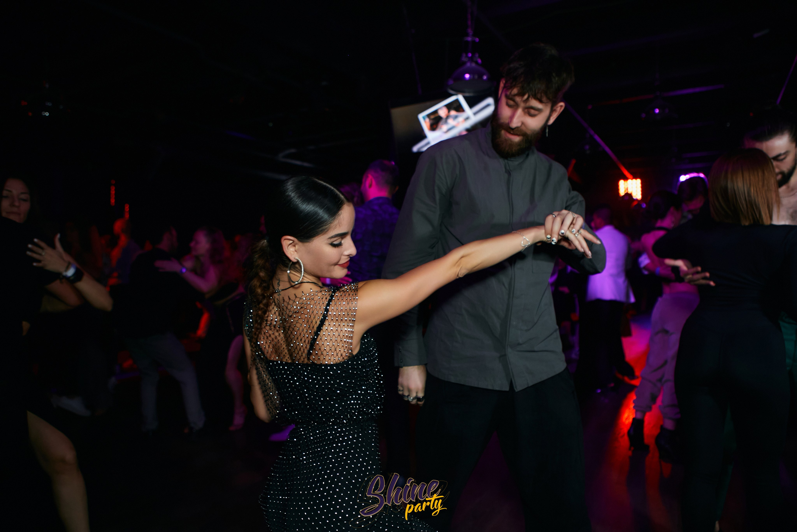 Shine party bachata. Свадебный фотограф