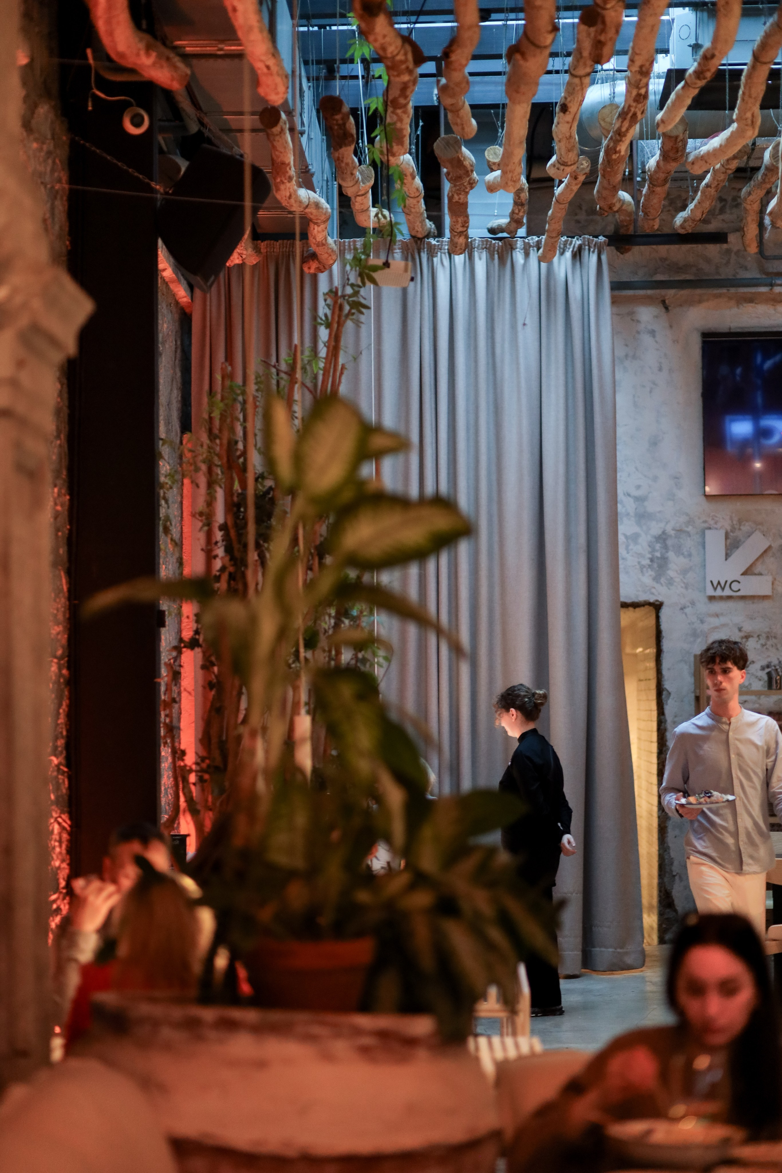 Gastrodvor «Диалог с Чеховым». Дженбаз Павел — фотограф в Ялте