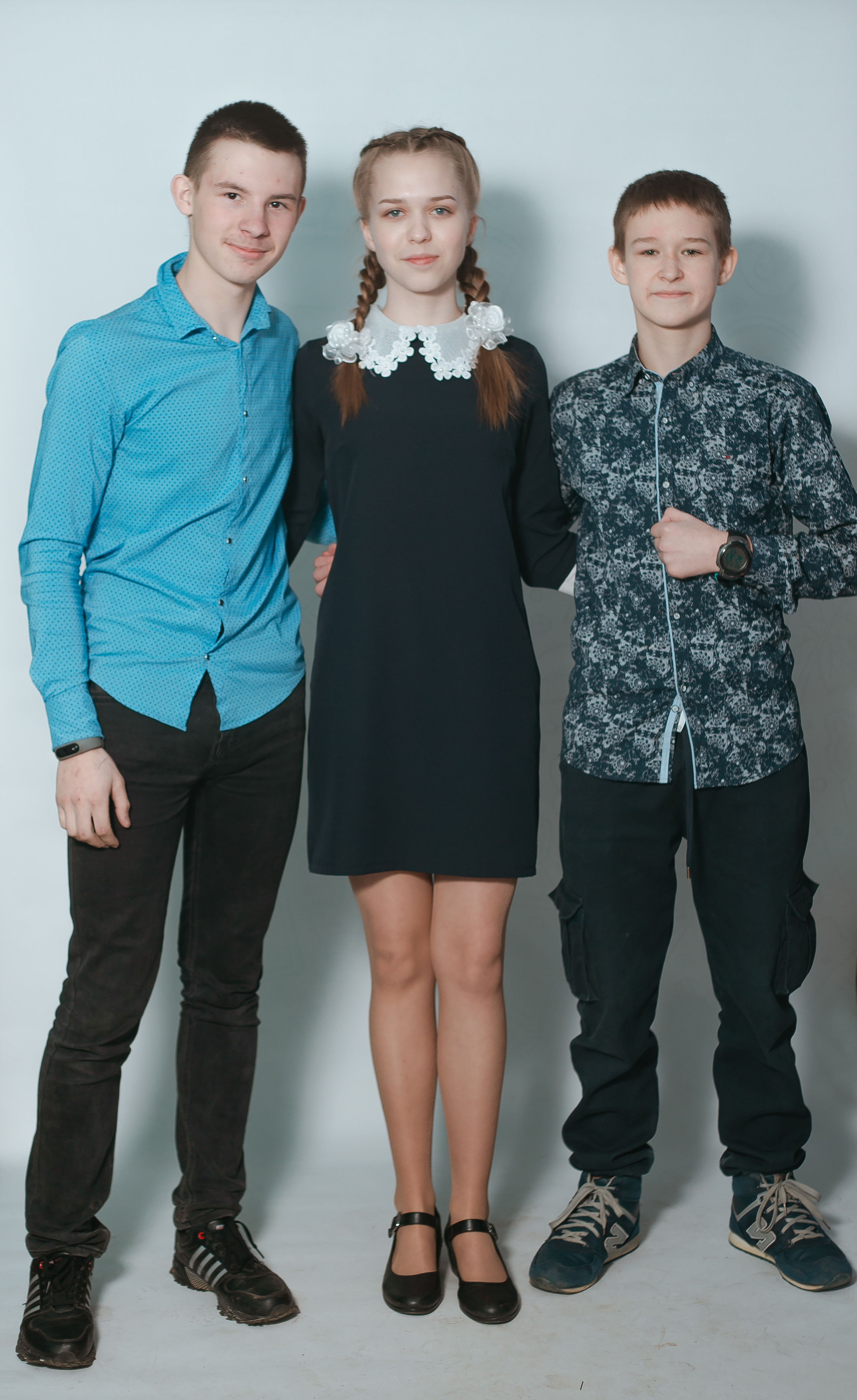 Средняя школа, 9 класс. Студия выпускных альбомов Остров