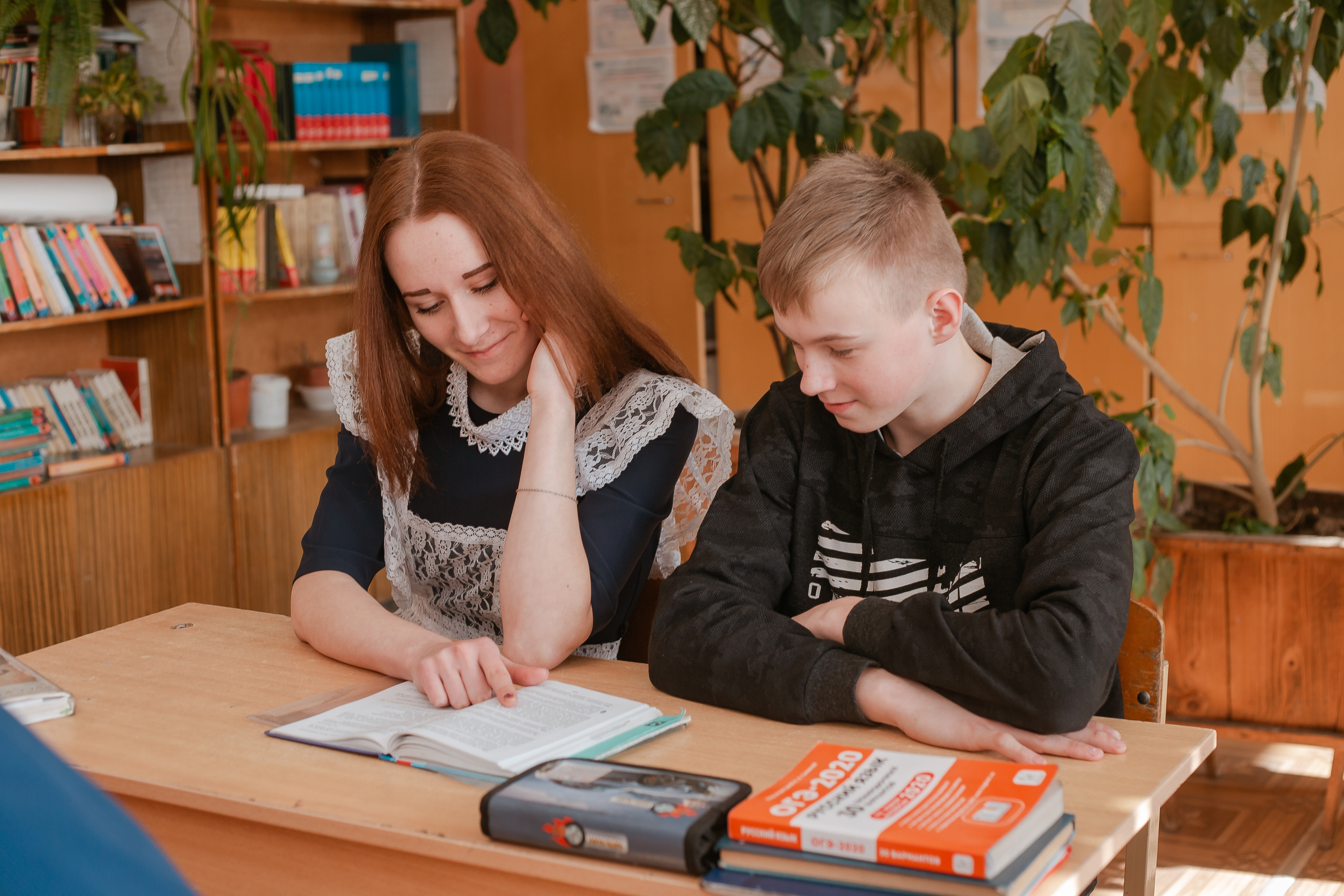 Средняя школа, 9 класс. Студия выпускных альбомов Остров