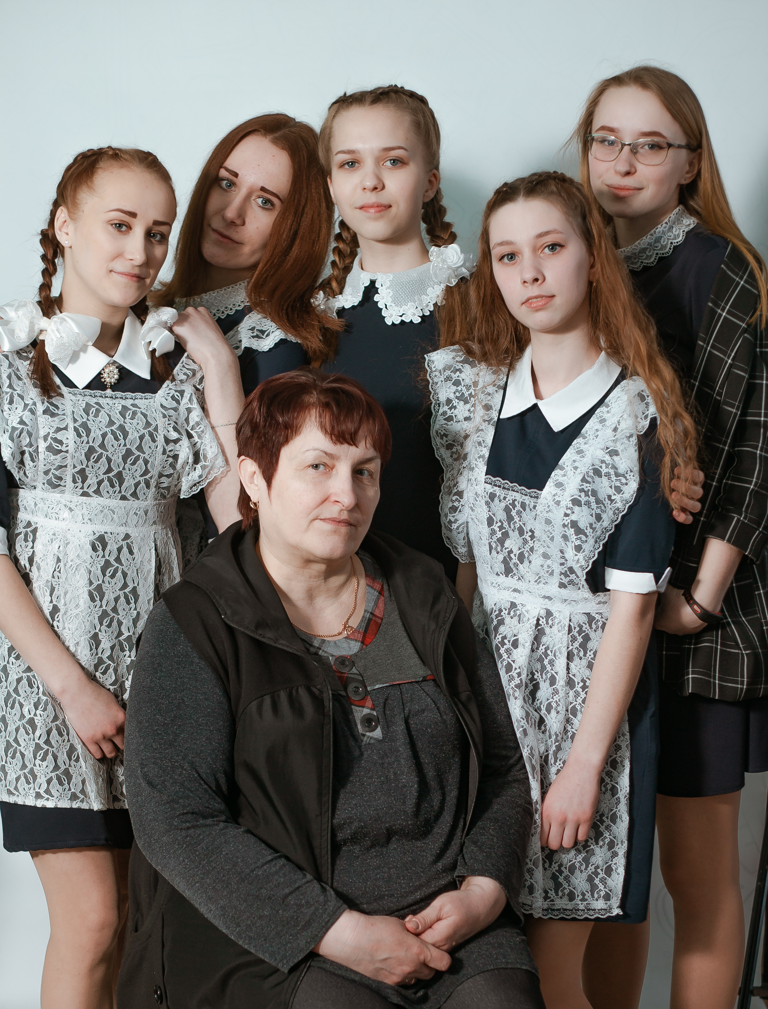 Средняя школа, 9 класс. Студия выпускных альбомов Остров