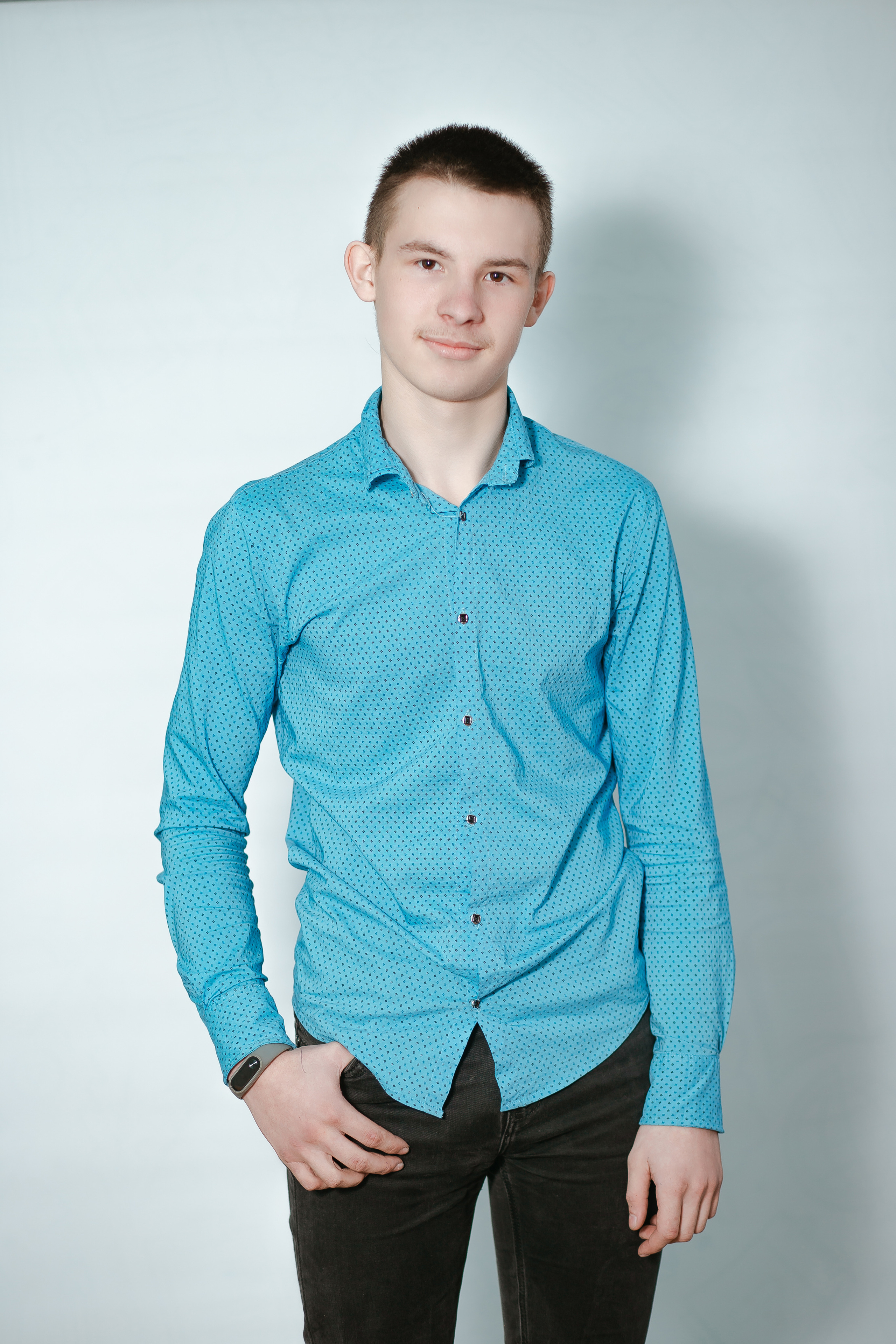 Средняя школа, 9 класс. Студия выпускных альбомов Остров