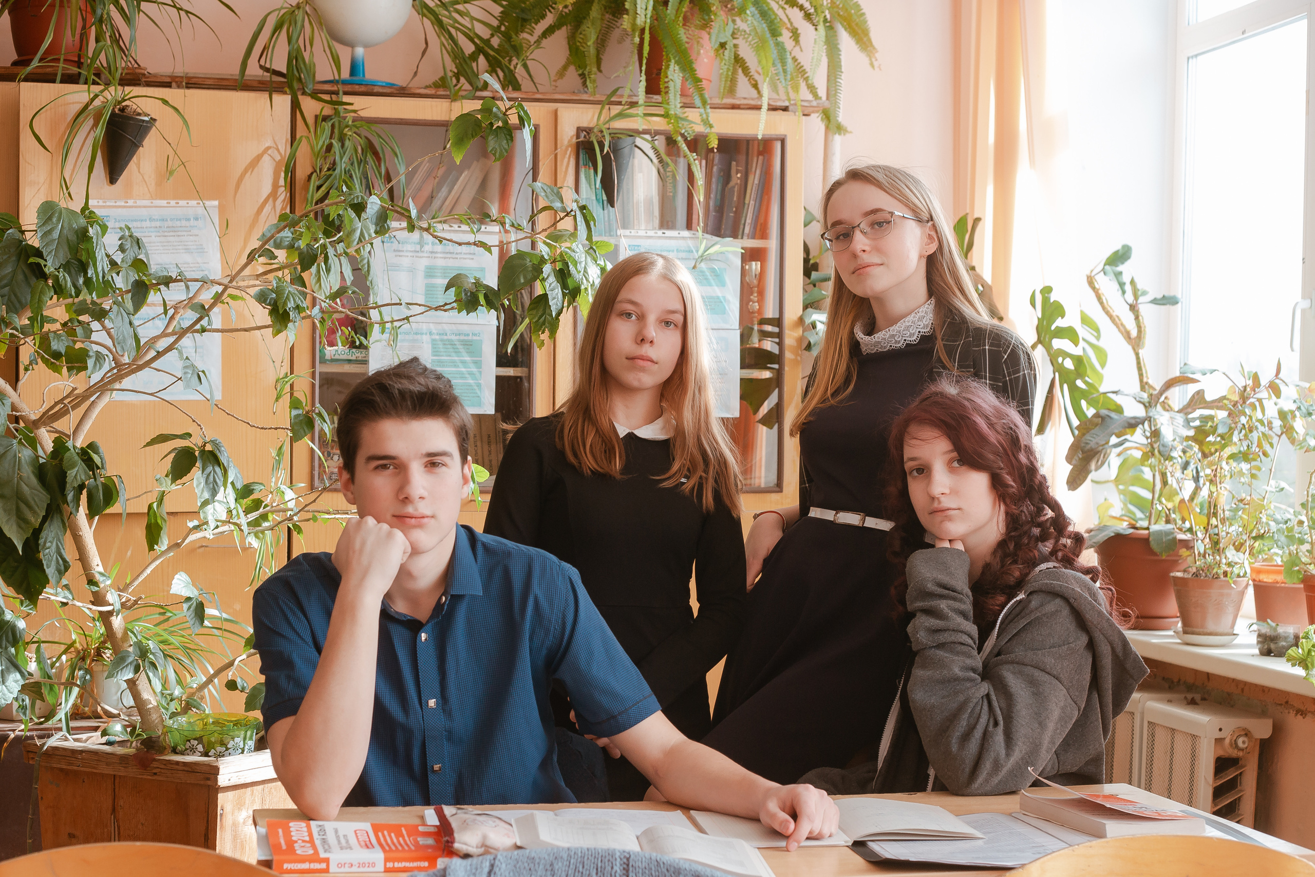 Средняя школа, 9 класс. Студия выпускных альбомов Остров