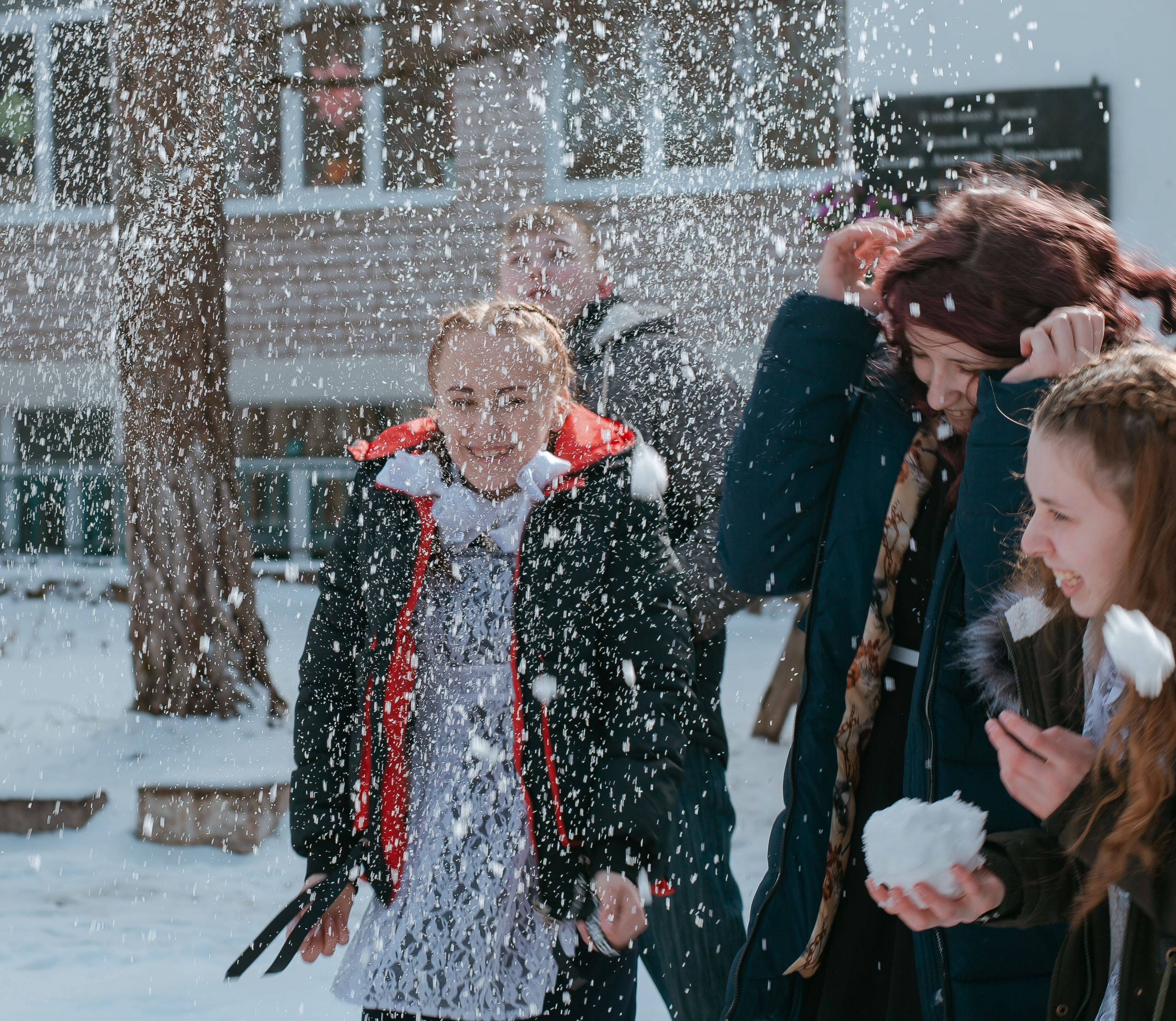 Средняя школа, 9 класс. Студия выпускных альбомов Остров