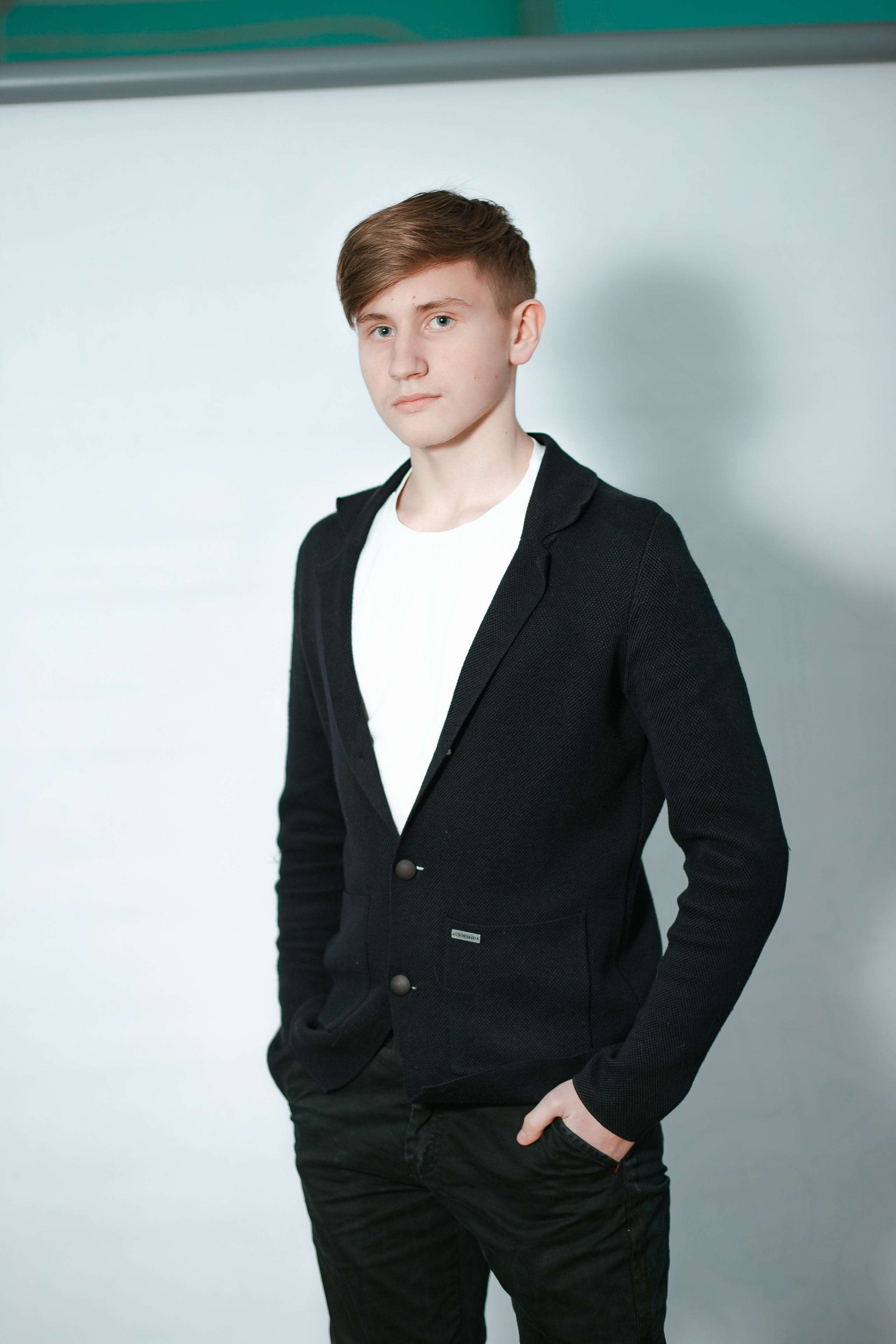 Средняя школа, 9 класс. Студия выпускных альбомов Остров