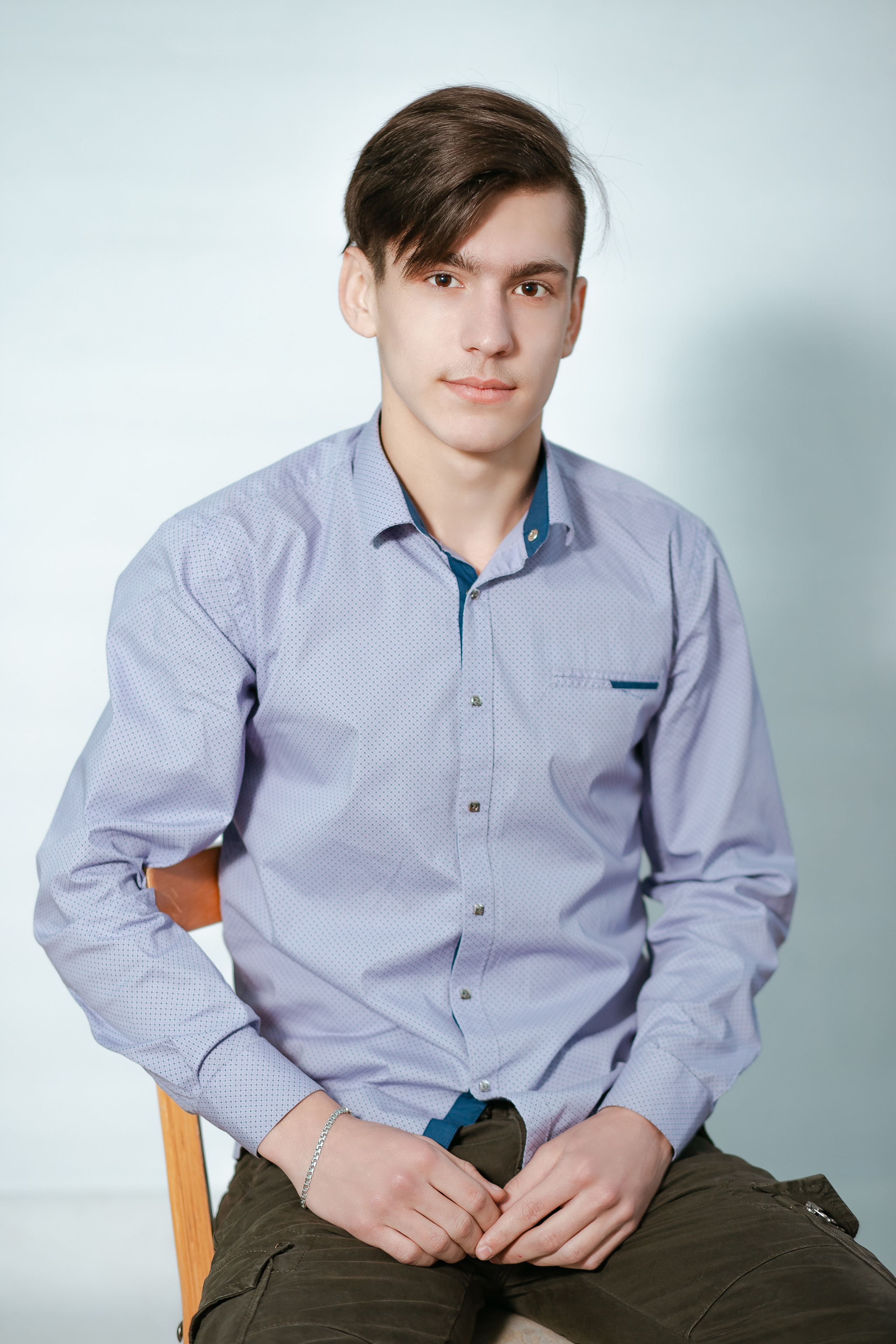 Средняя школа, 9 класс. Студия выпускных альбомов Остров