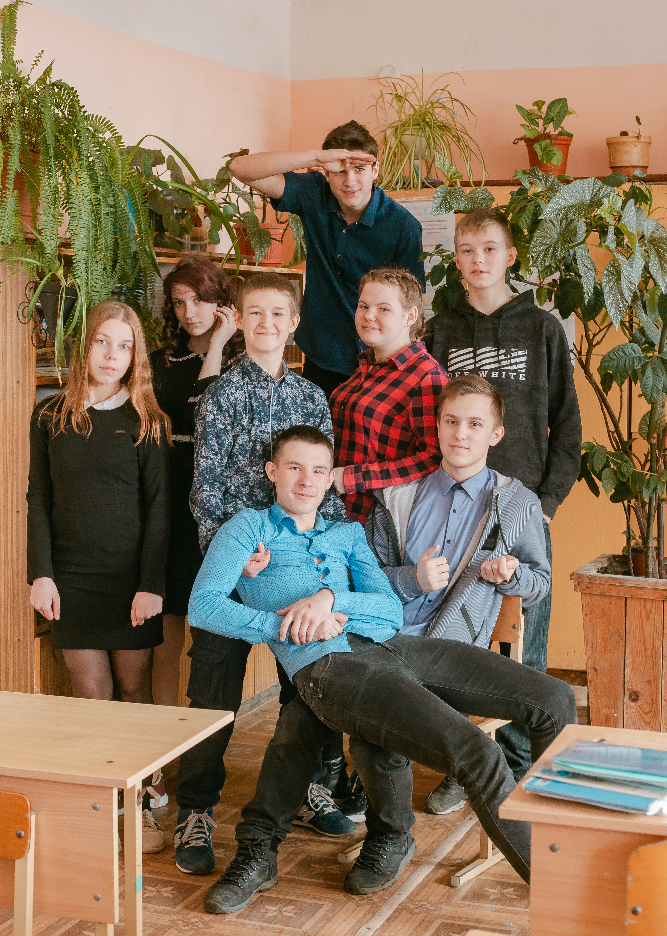 Средняя школа, 9 класс. Студия выпускных альбомов Остров